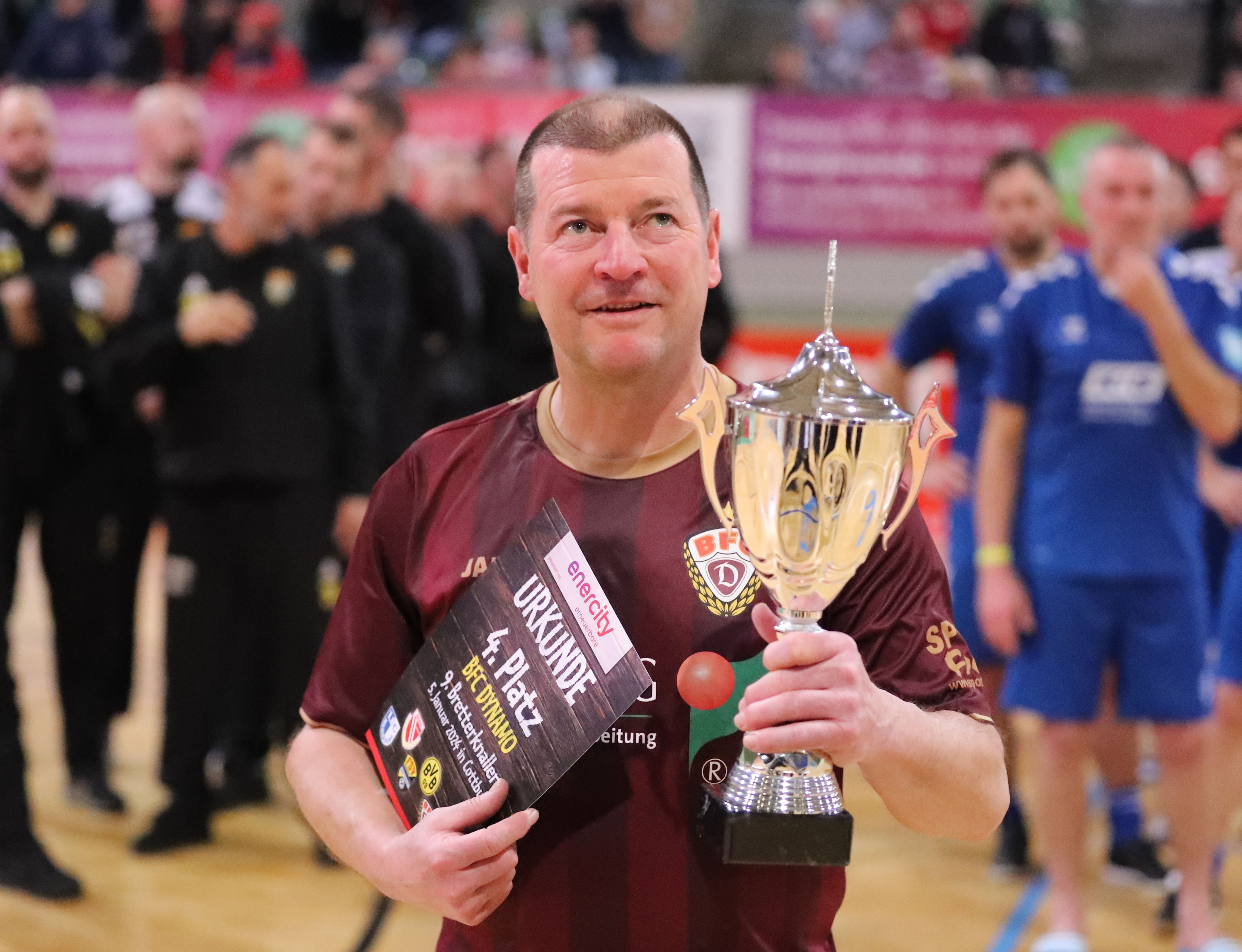 Bretter-Knaller! BFC Dynamo haut Mario Basler die Hucke voll