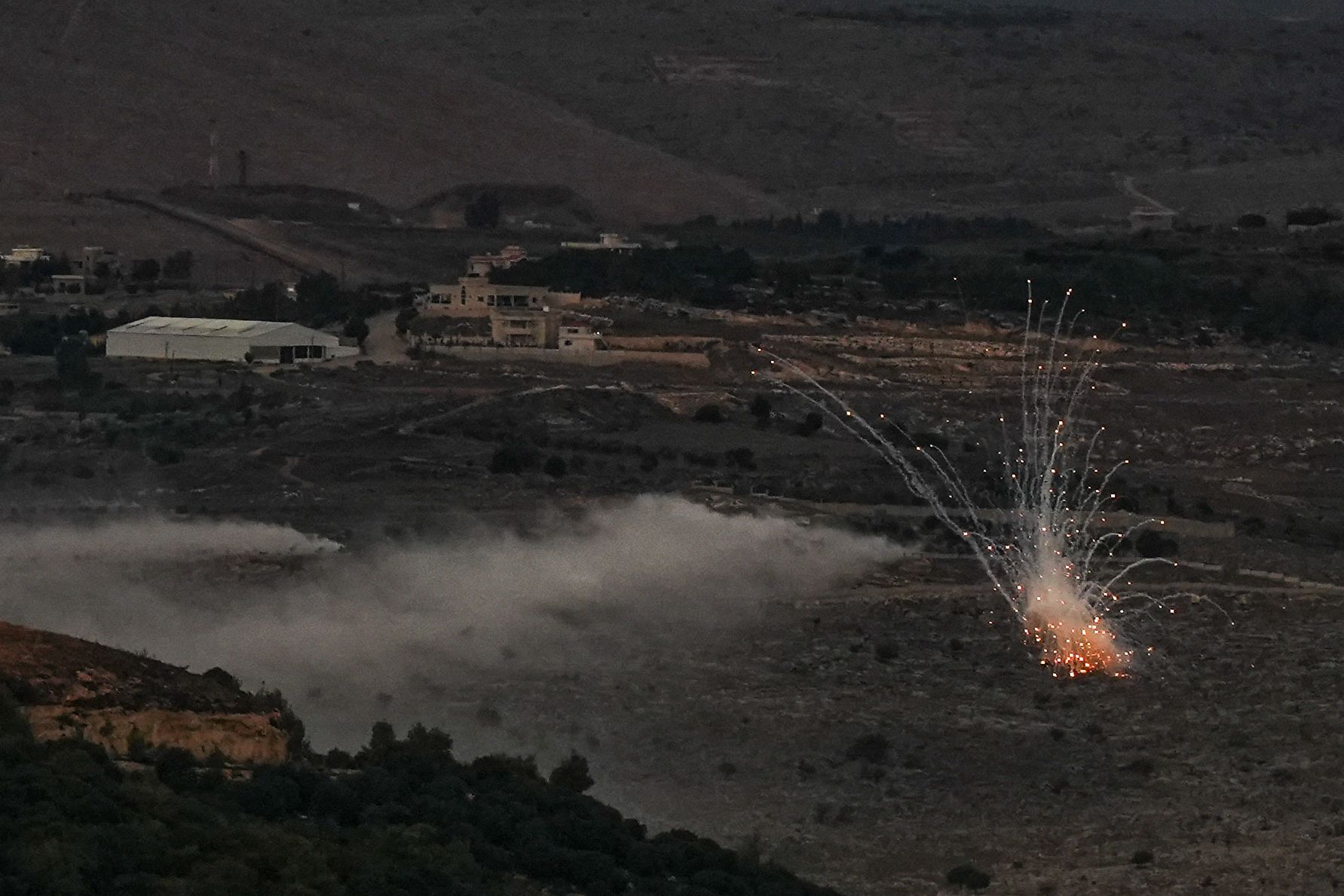 Hisbollah Feuert Dutzende Raketen Auf Israel Ab: „Vergeltung“ Für Die ...