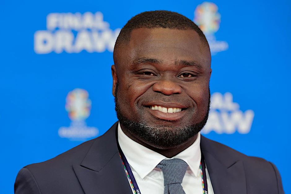 ARCHIV - Gerald Asamoah spricht über Rassismus im Fußball.  