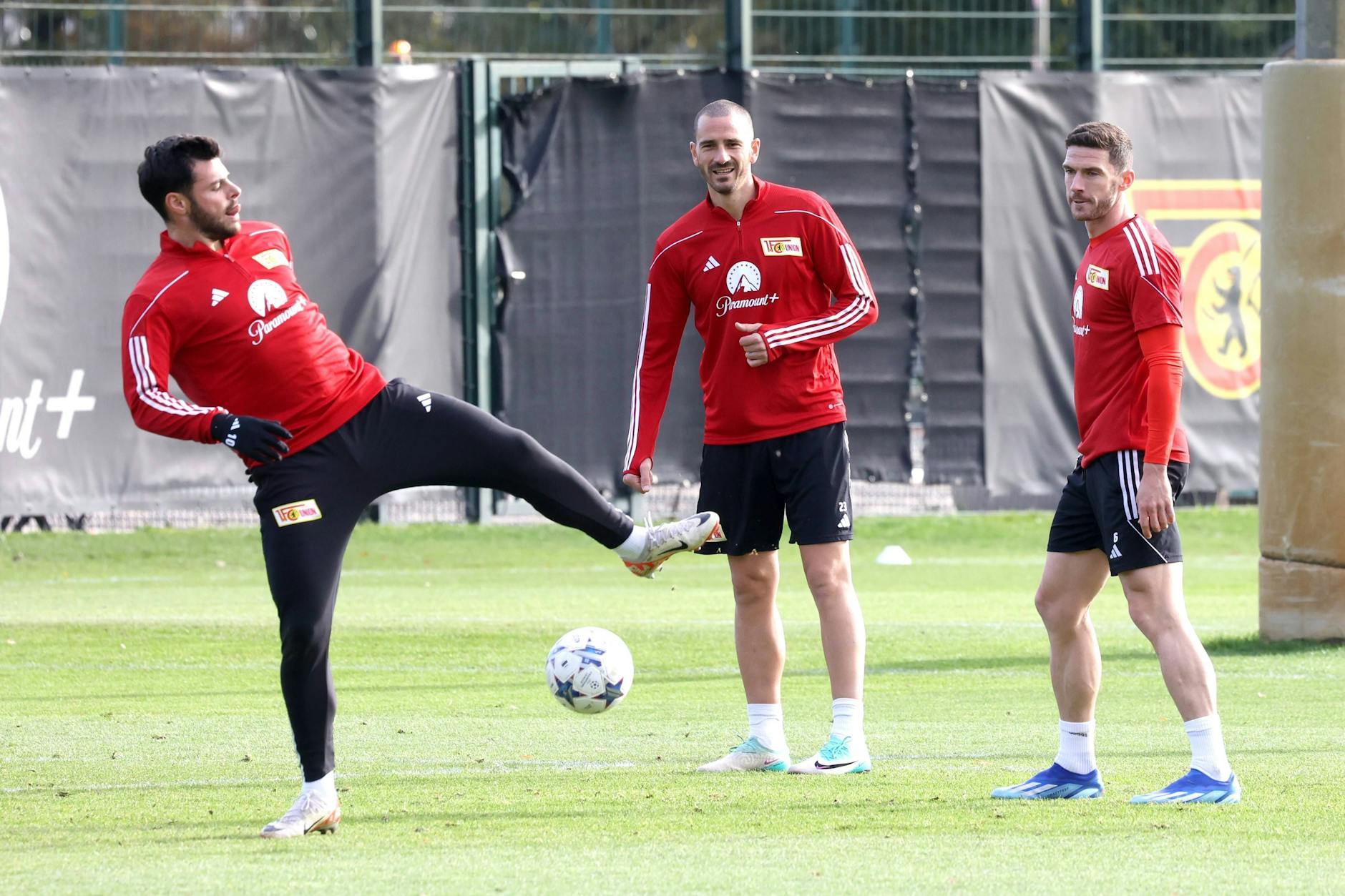 Seit dem Sommer spielen beim 1. FC Union große Namen wie Kevin Volland, Leonardo Bonucci und Robin Gosens (v.l.). 