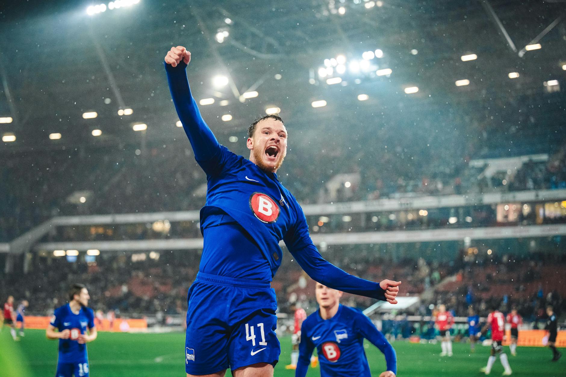 Was für ein Moment: Herthas Pascal Klemens (18) erzielte im November beim 2:2 in Hannover sein erstes Profi-Tor.