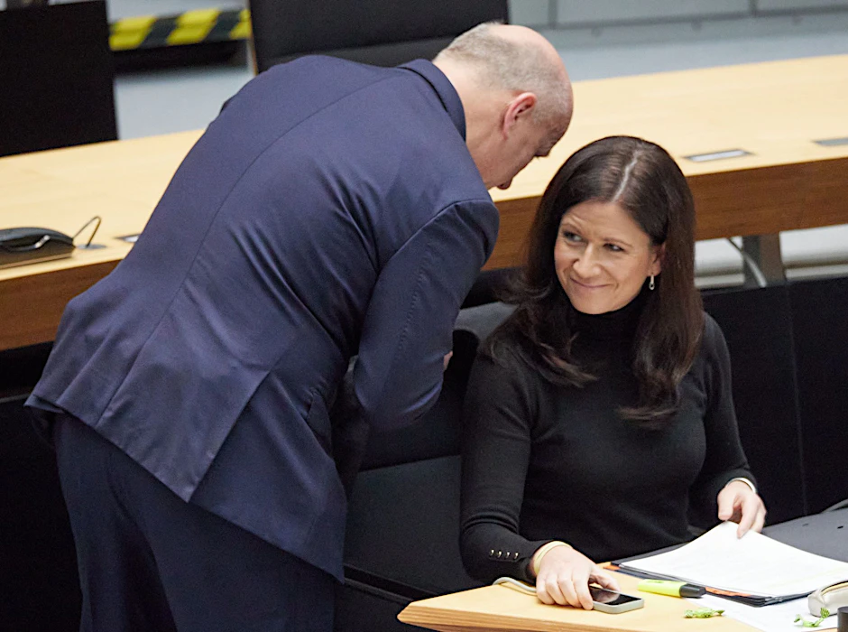 ARCHIV - Kai Wegner (CDU), Regierender Bürgermeister, und Katharina Günther-Wünsch (CDU), Bildungssenatorin.  