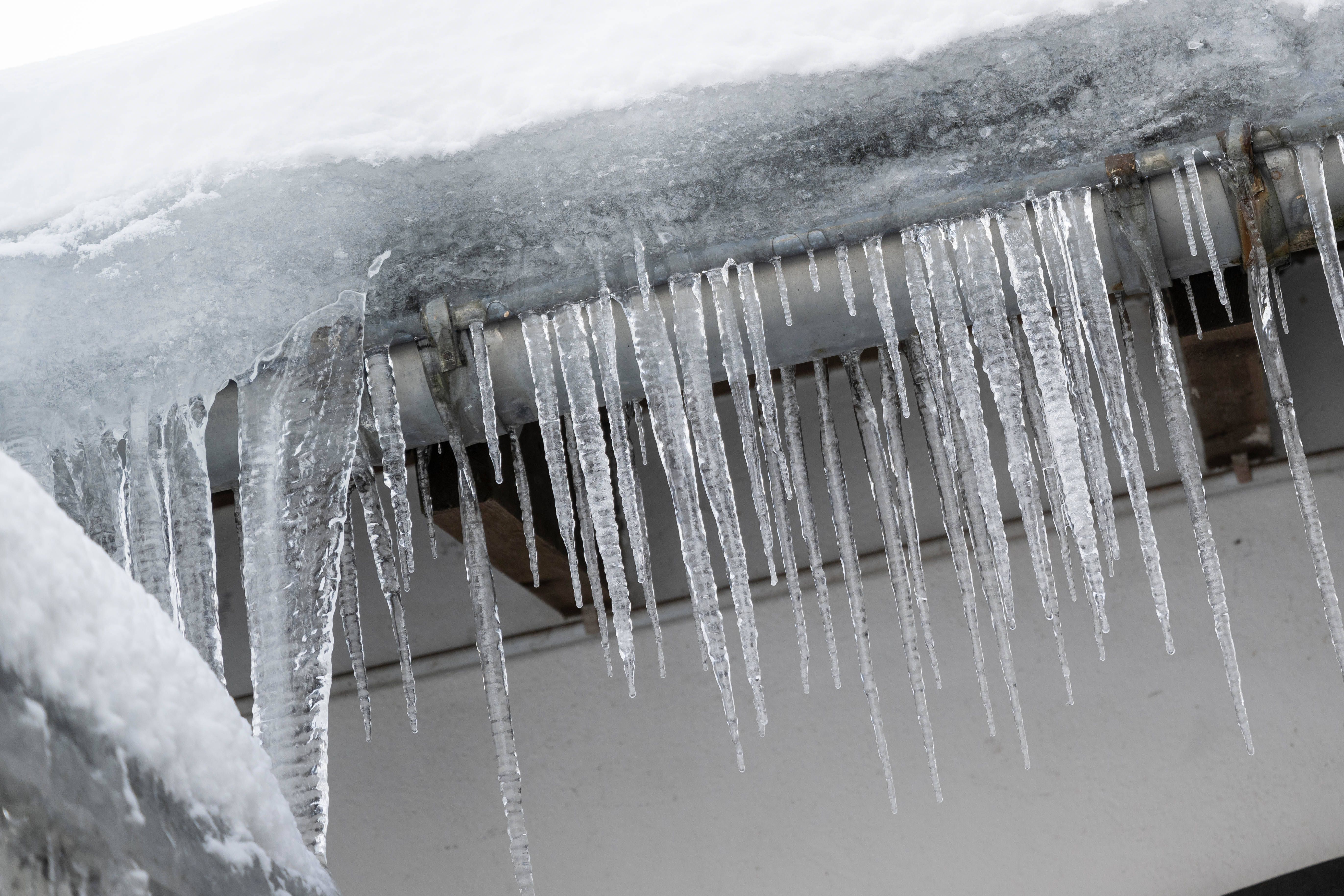 Wetter-Expertin warnt: DARUM sollten Sie keine Eiszapfen essen!