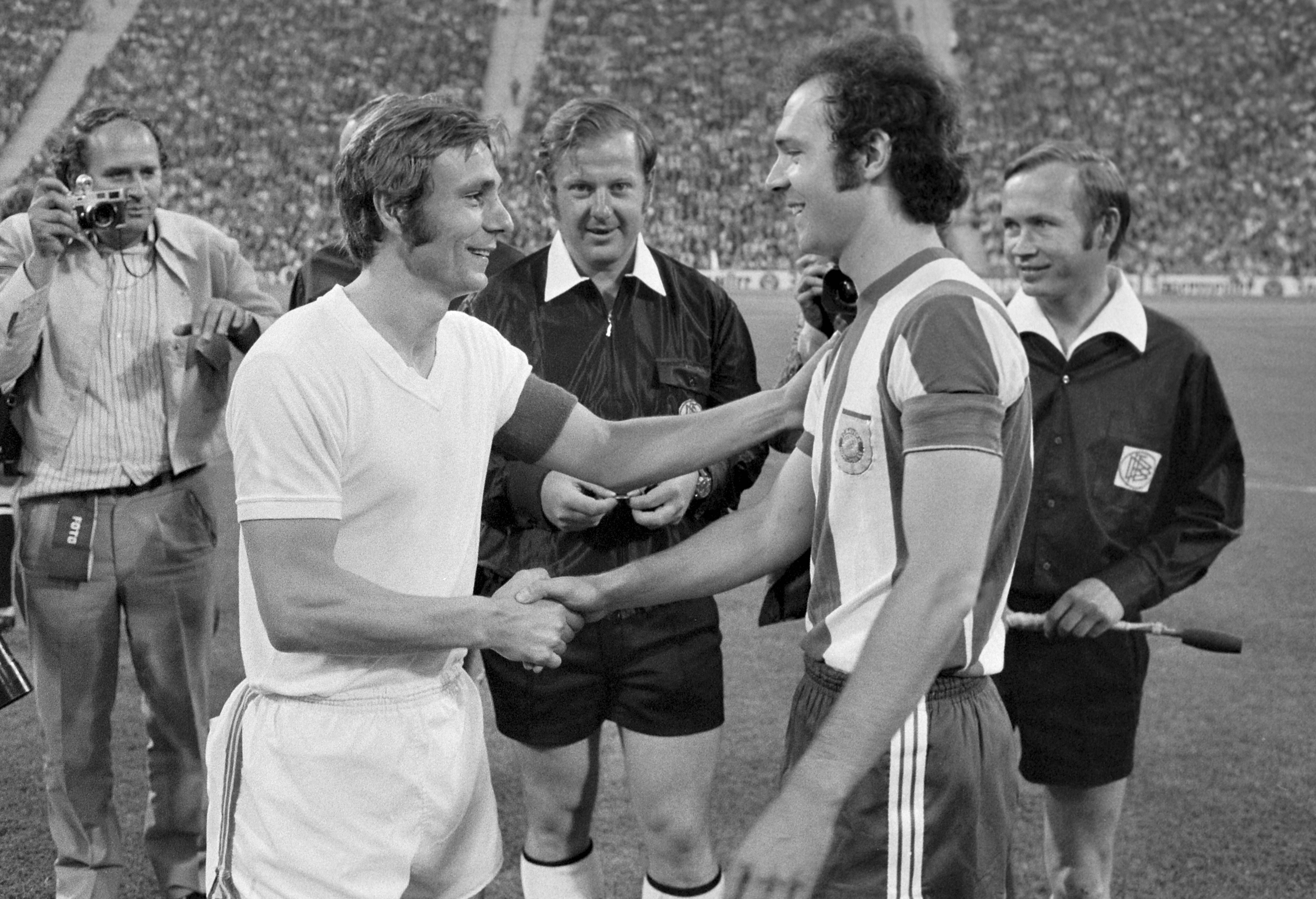 Ein Spiel oder ein Foto? So wurde Beckenbauer wirklich zu „Kaiser Franz“