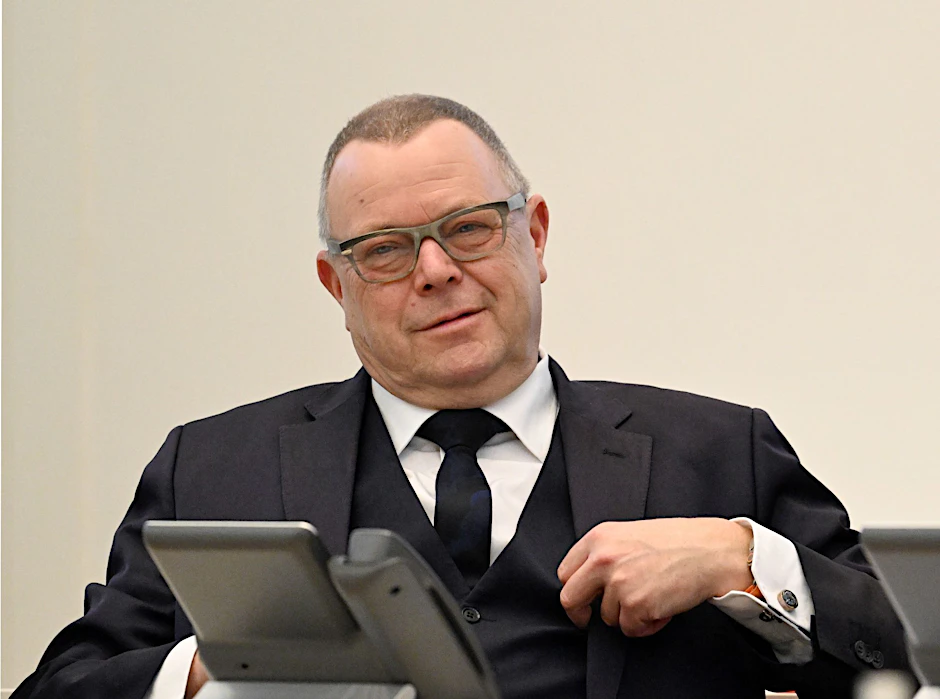 ARCHIV - Brandenburgs Innenminister Michael Stübgen aufgenommen im Brandenburger Landtag.  