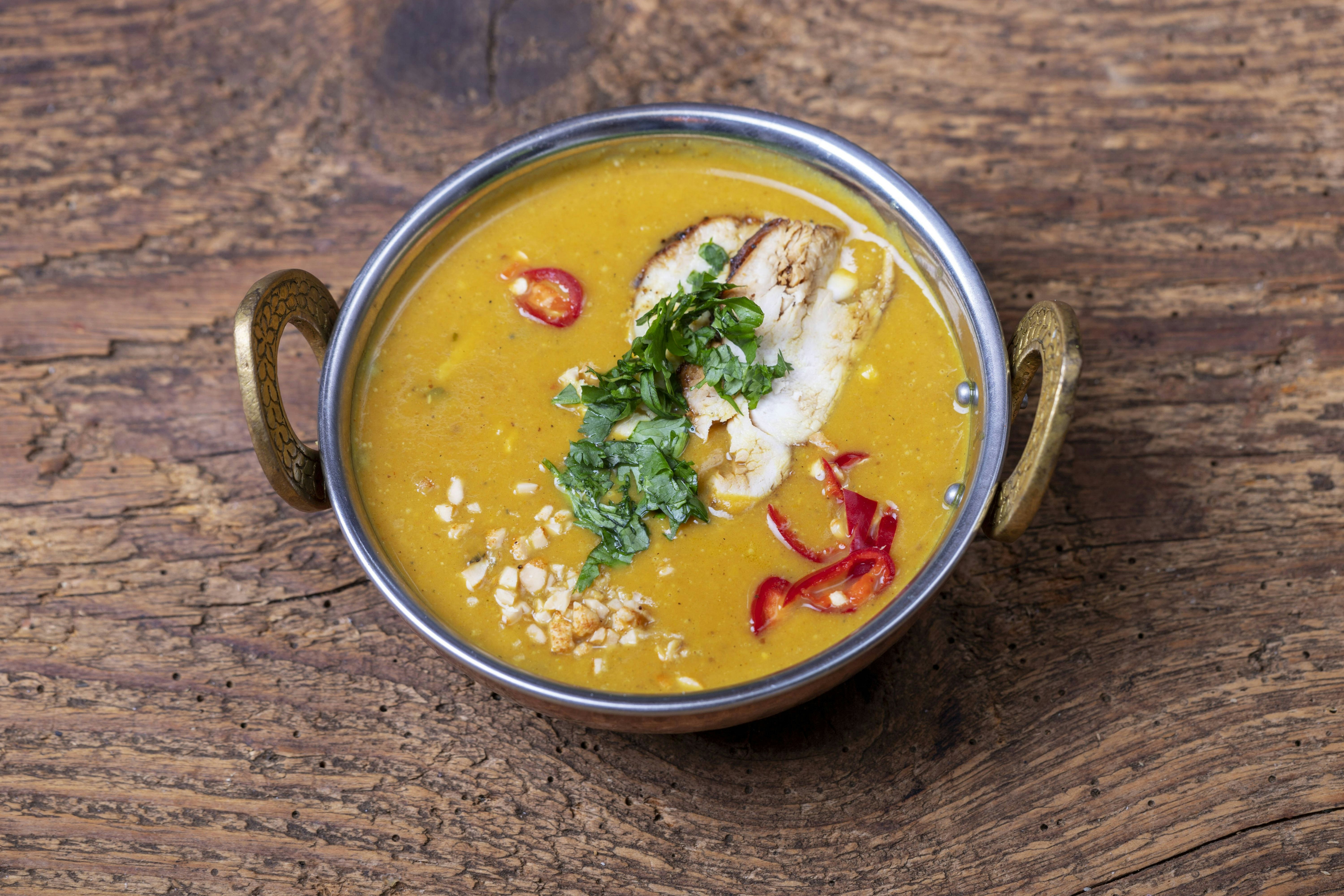 Mit Abnehm-Geheimnis: Probieren Sie dieses Rezept für Currysuppe mit Filet