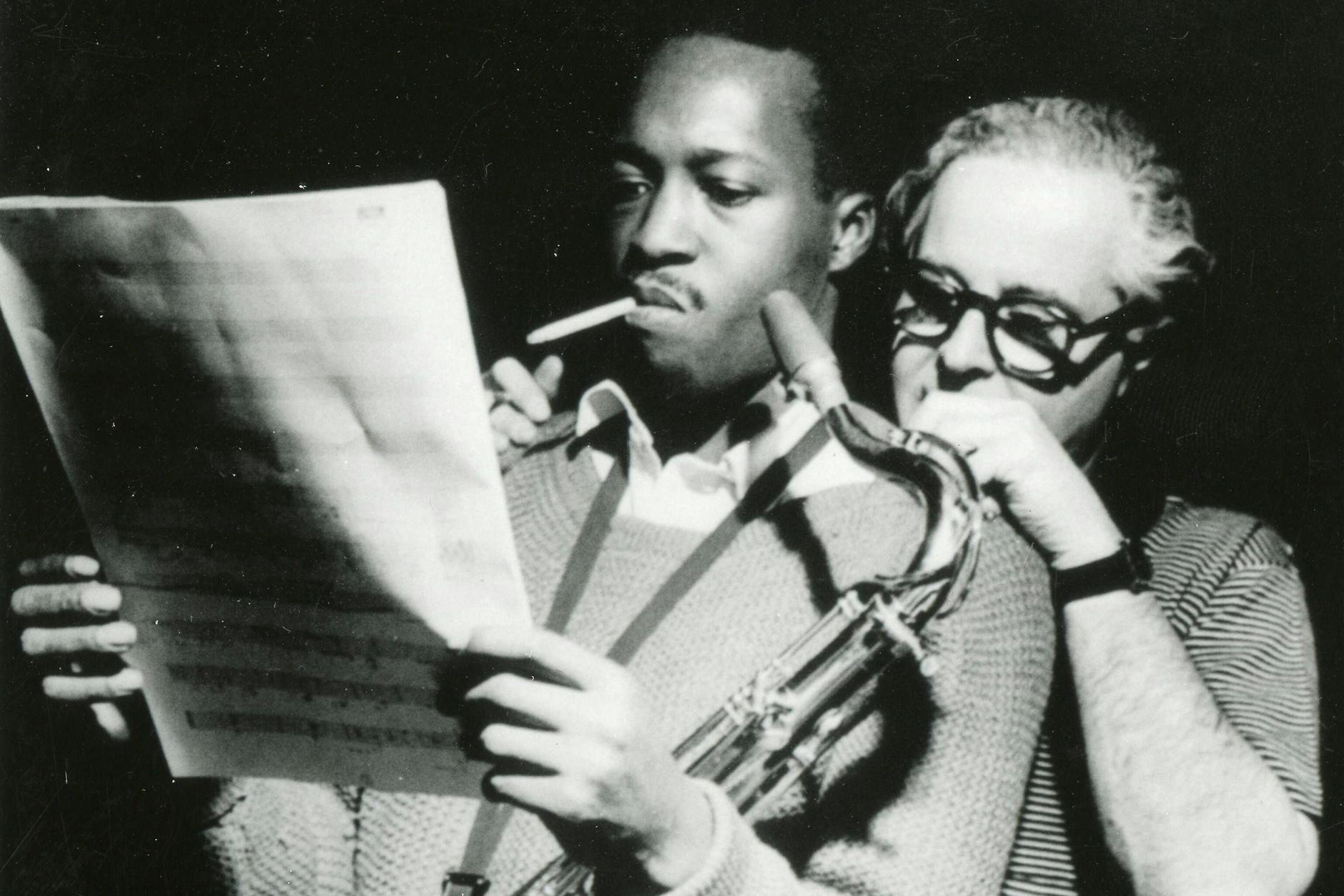Die Jazz-Musiker Hank Mobley (l.) und Alfred Lion im Dokumentarfilm „Blue Note, A Story of Modern Jazz“ von 1996
