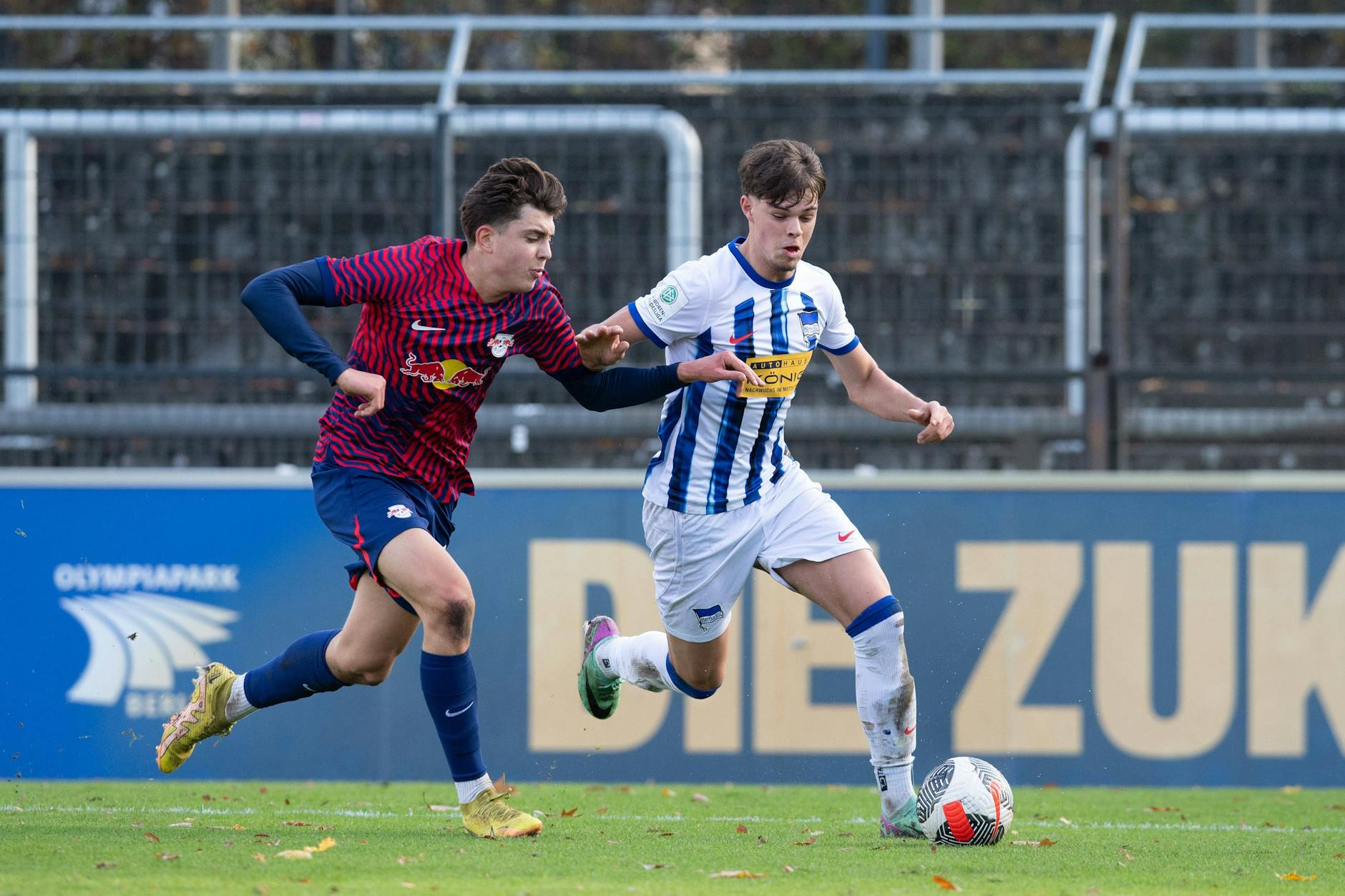 Linksaußen Luis Trus (17) spielt bereits regelmäßig in der U19-Bundesliga und soll nun im Visier von Juventus Turin sein.