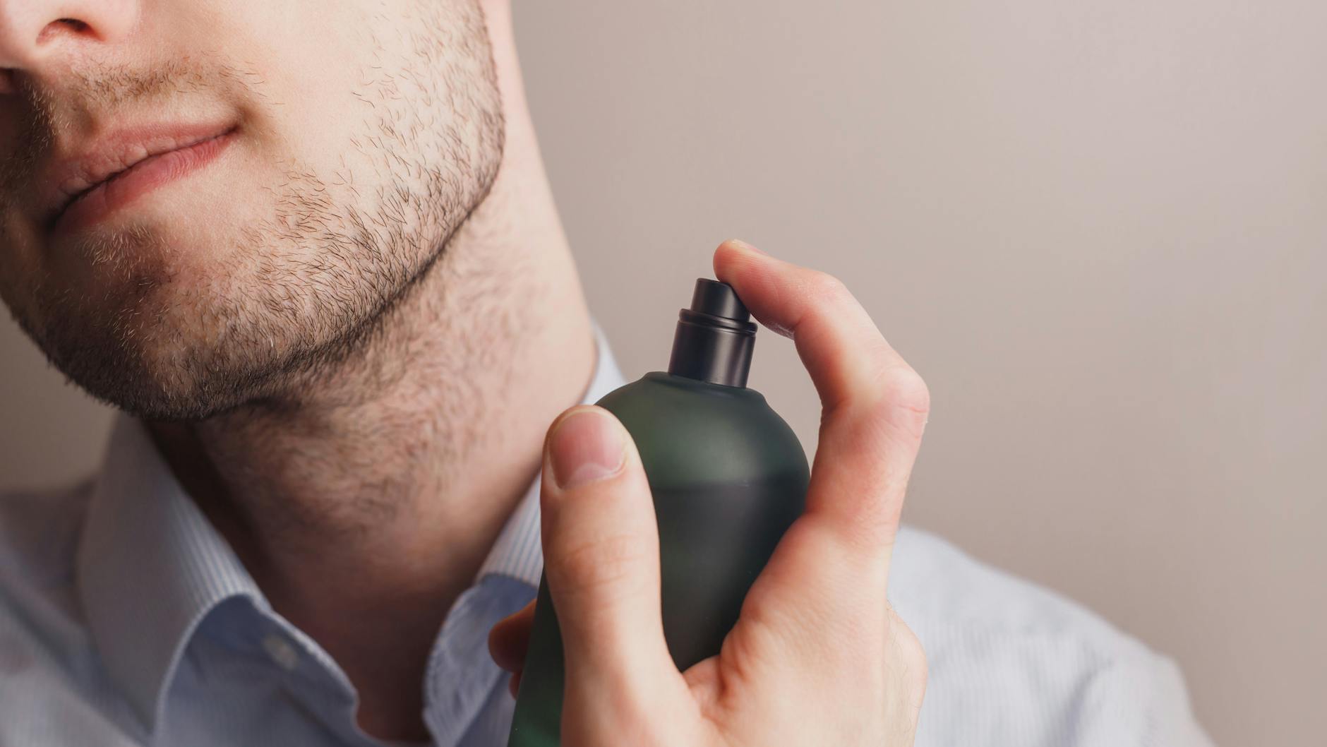 Pheromone sind in letzter Zeit auch als Bestandteil von Parfums beliebt. Die Wirkung ist allerdings umstritten.