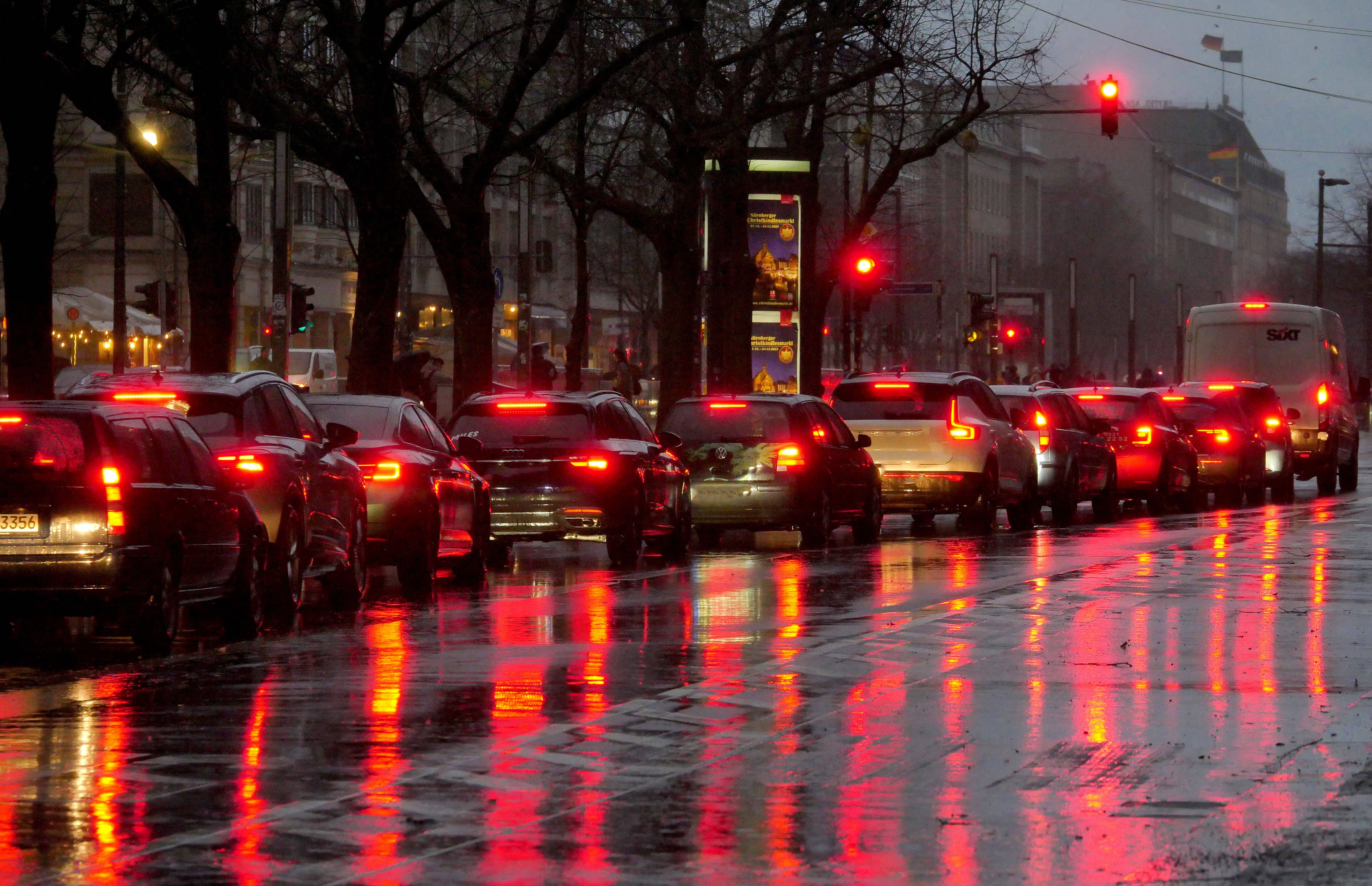 Unglaublich: So viele Stunden stehen Berliner Autofahrer im Stau!
