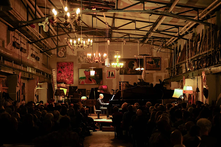 Der Pianosalon ist einer der vielen Kulturstätten in den Uferhallen.