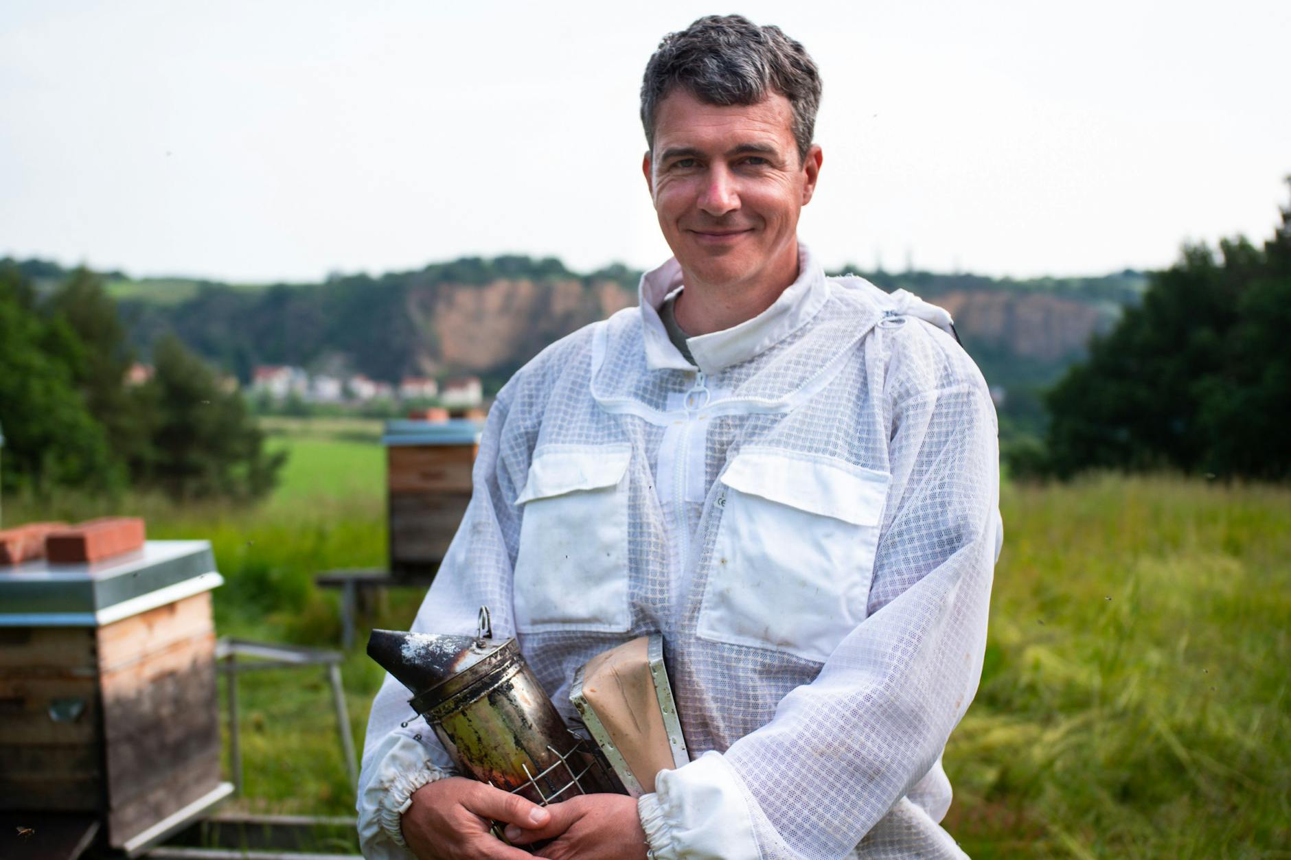 Rico Heinzig betreibt in Sachsen seine Bio-Imkerei MyHoney.