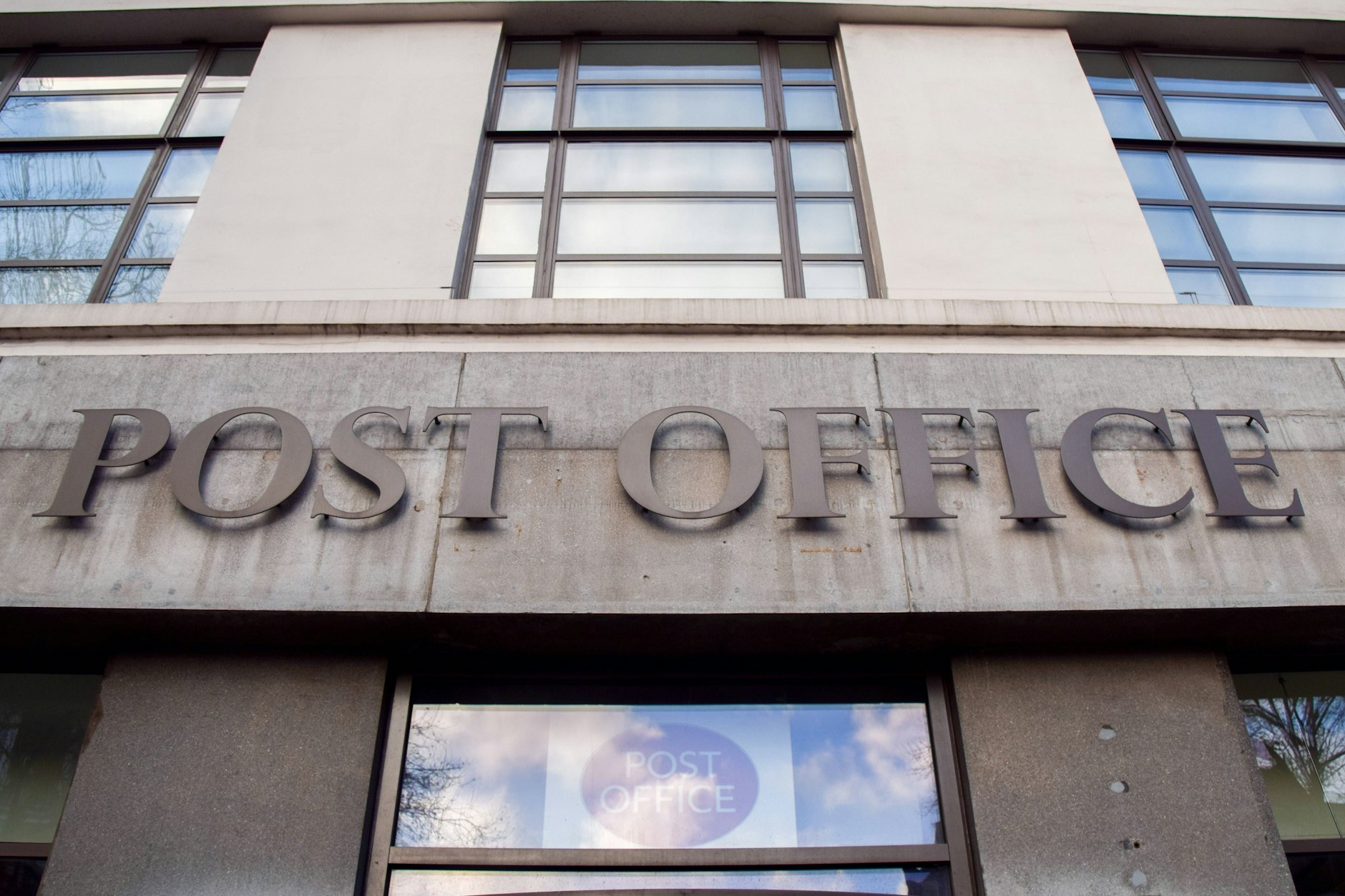 Ein Computerfehler bei der britischen Post zerstörte das Leben von etwa 700 Mitarbeitern.