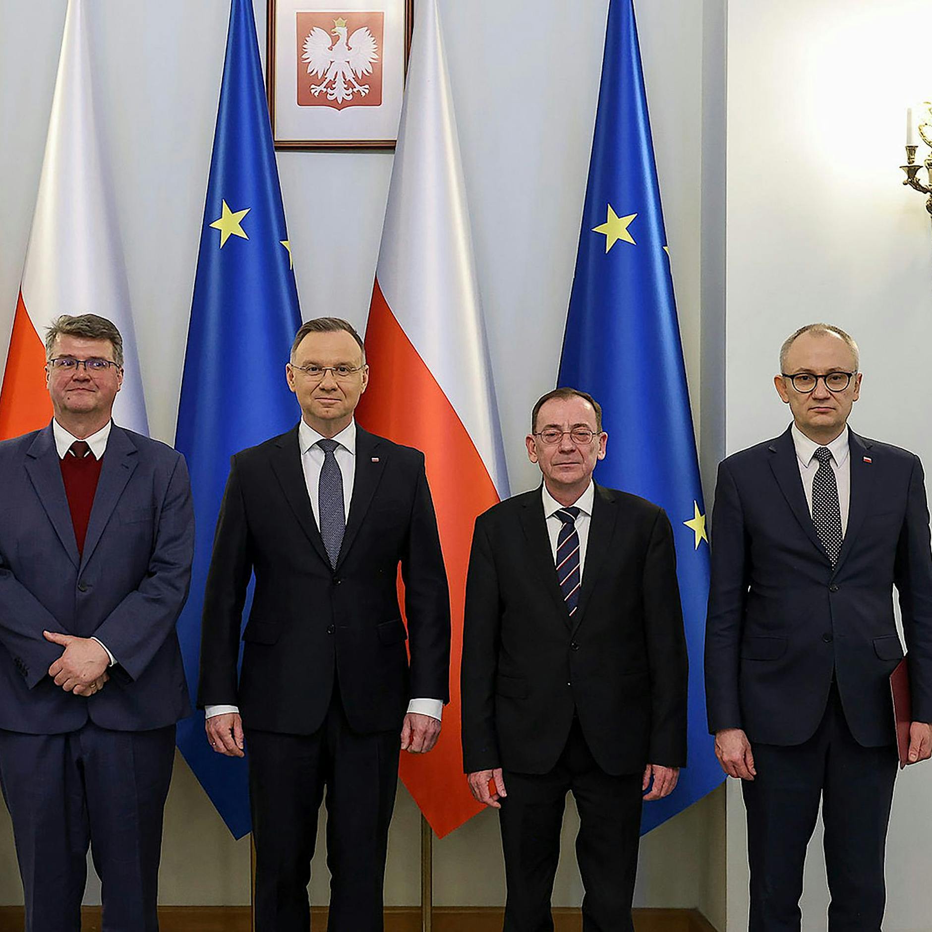 Wie ein Krimi: Polens Präsident Duda verteidigt PiS-Politiker, der nun in Hungerstreit tritt