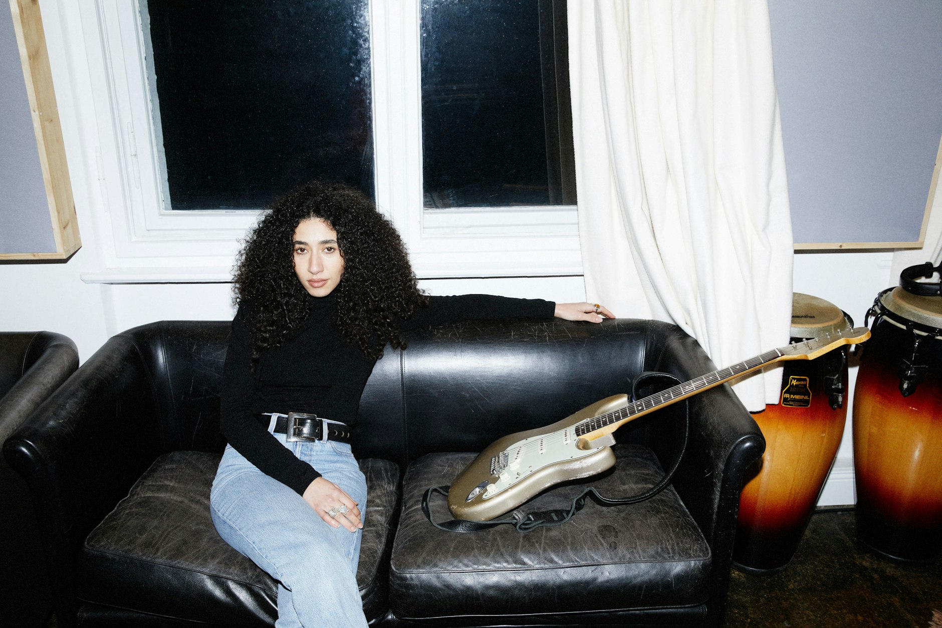 Gechillt in ihrem Probenraum in Reinickendorf: Douniah, 23 Jahre alt und seit fünf Jahren Berlinerin