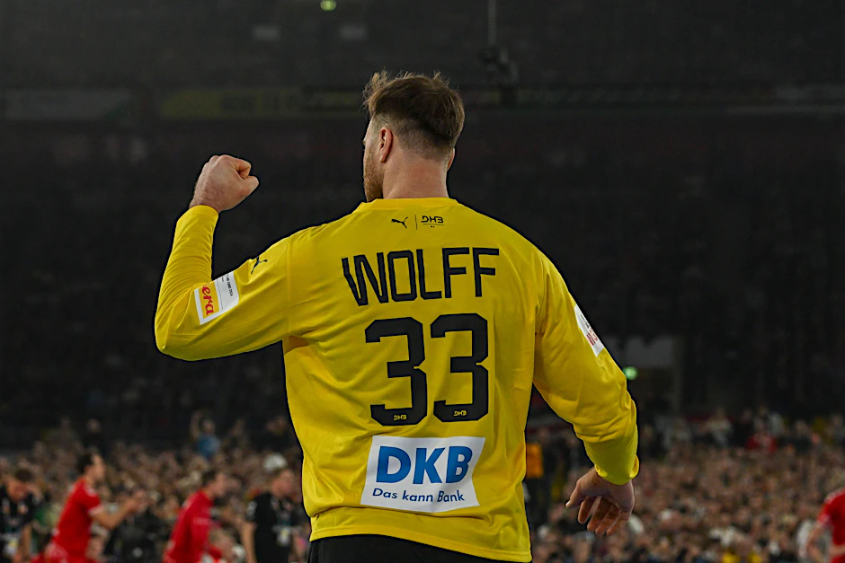 Torwart Andreas Wolff wurde beim deutlichen Sieg der deutschen Handballer gegen die Schweiz zum besten Spieler der Partie ausgezeichnet.