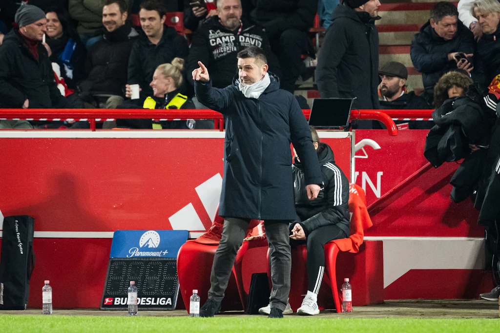 Antrenör Nenad Bjelica, SC Freiburg'u “yenilebilir” bir rakip olarak görüyor