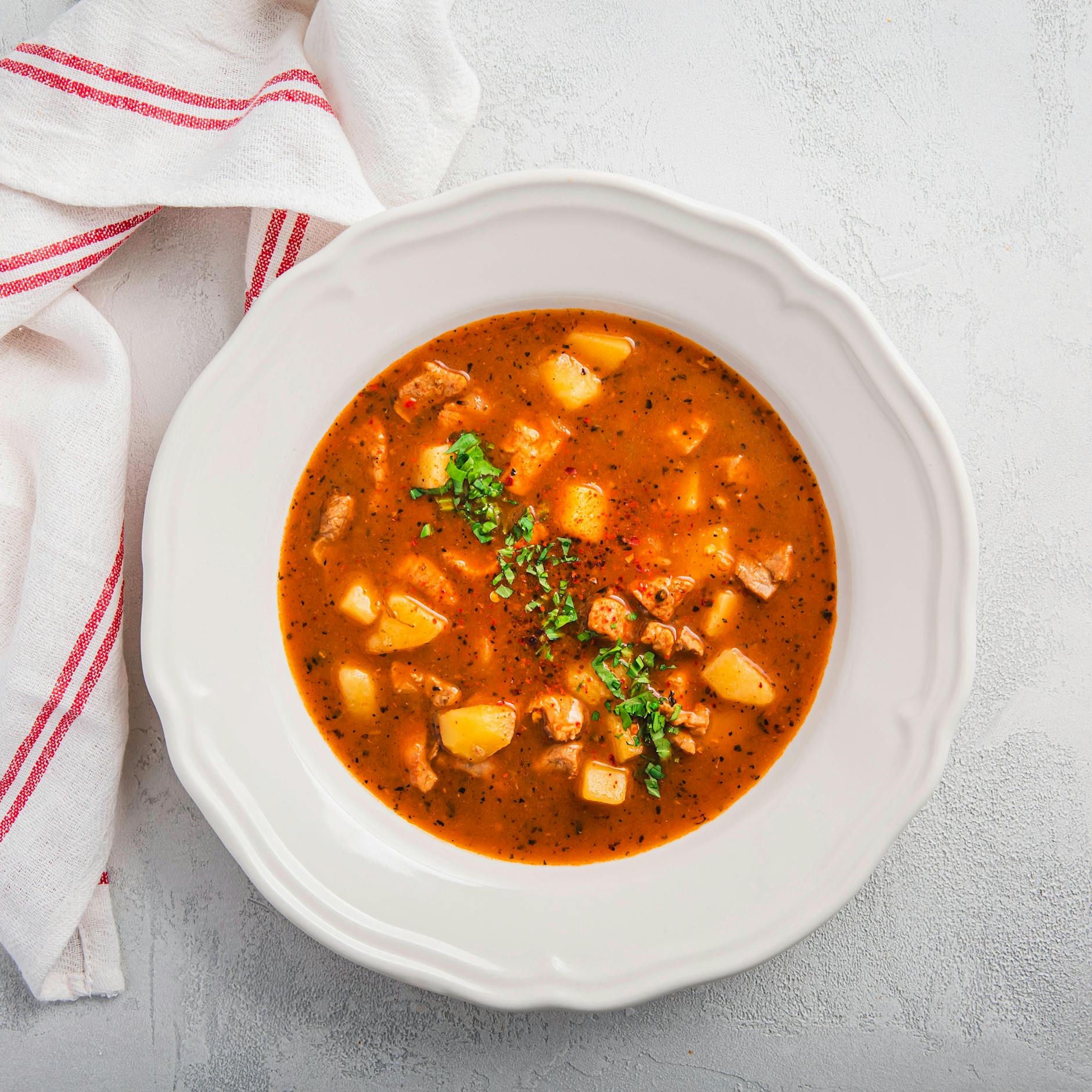 Rezept für Gulaschsuppe zum Abnehmen: So lecker, so perfekt in der Diät
