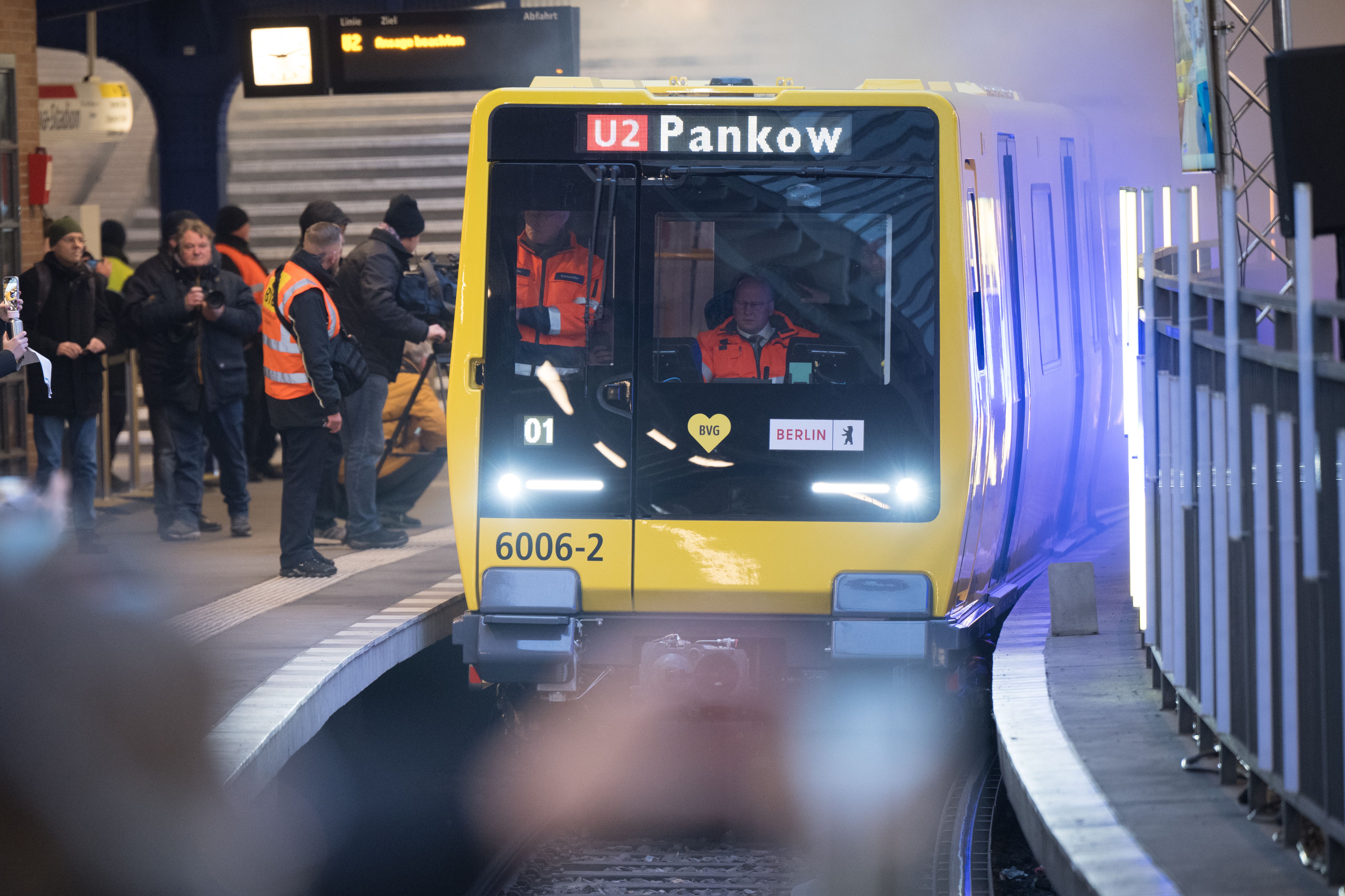 Premiere! SO Modern Sieht Die Neue U-Bahn Für Berlin Aus