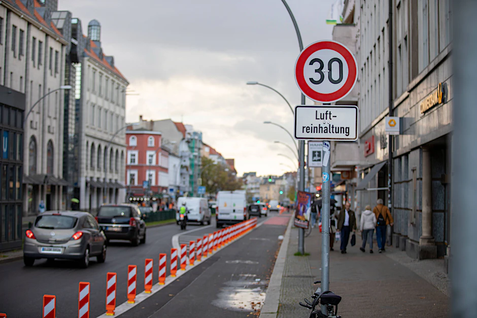 Die CDU will auch am Tempelhofer Damm die Tempo 30-Zone aufheben und Tempo 50 einführen.