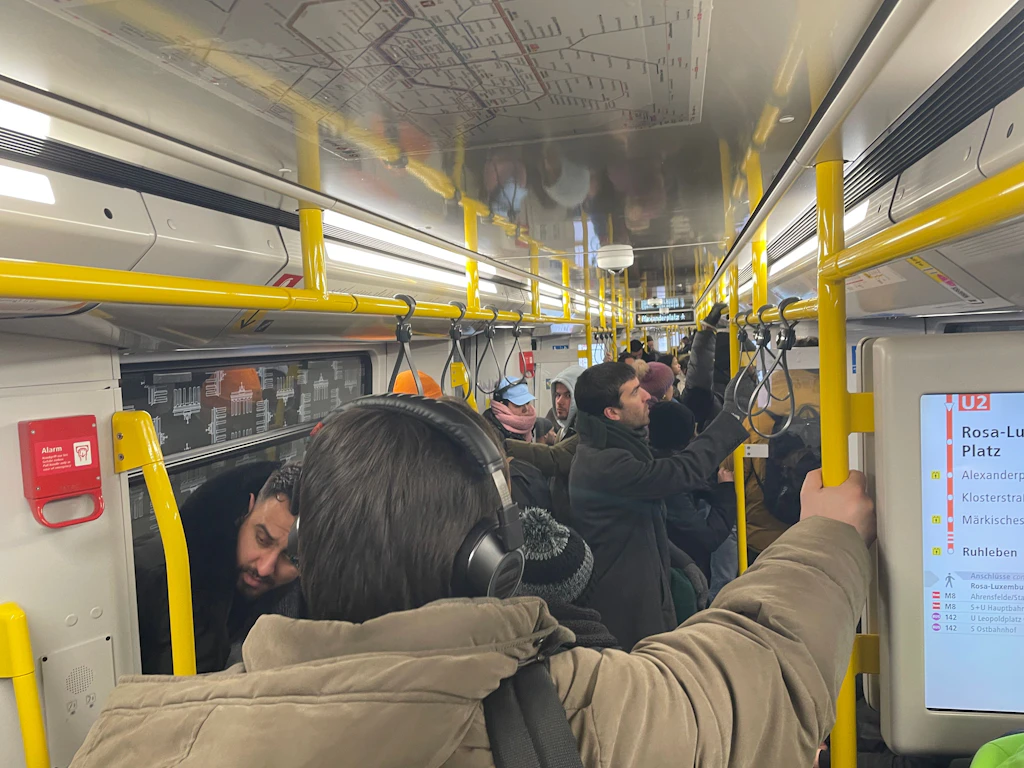 Bahnstreik: U-Bahnen, Busse und Trams der BVG im Berufsverkehr voll ausgelastet
