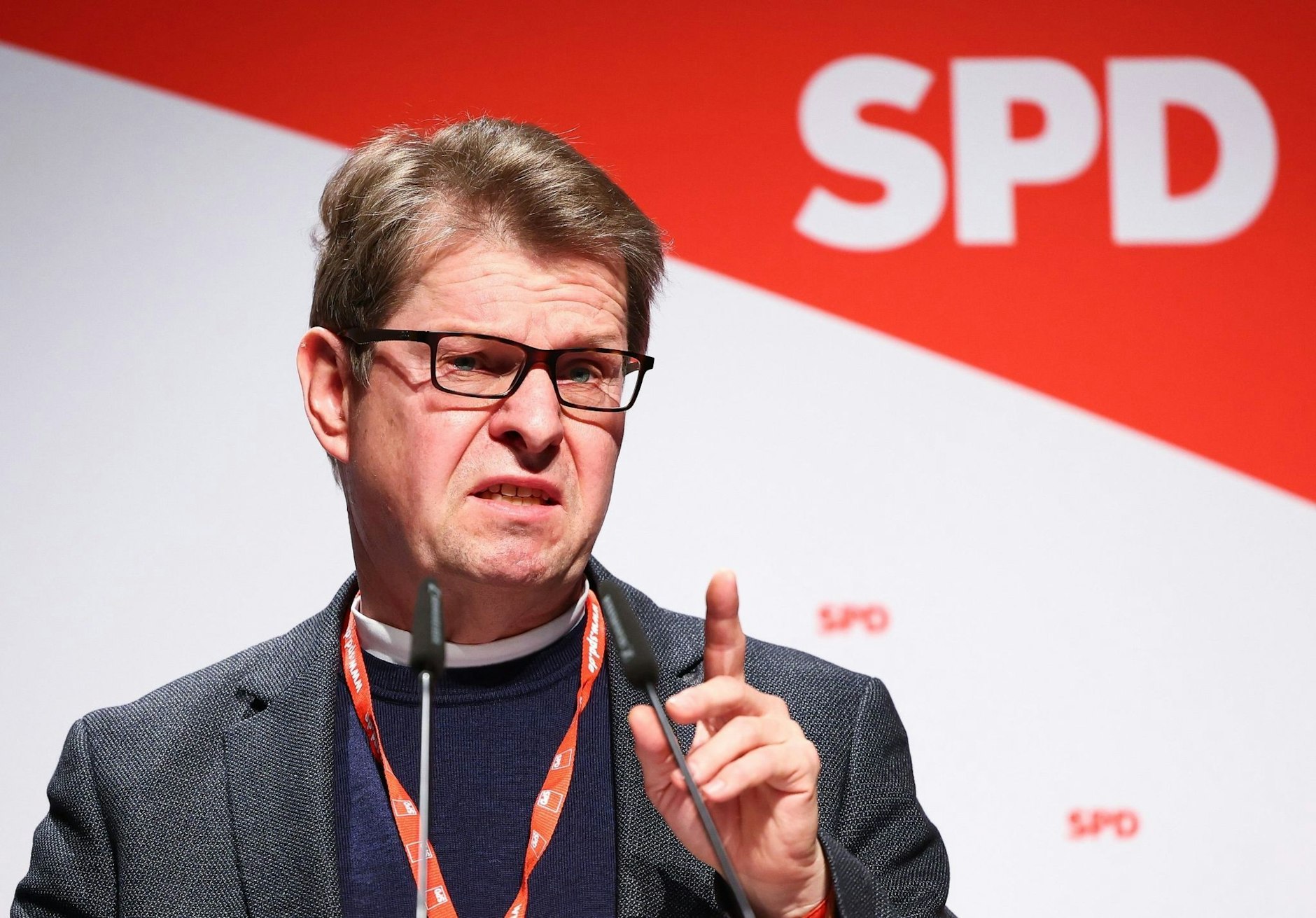 ARCHIV - SPD-Politiker Ralf Stegner hat die geplanten Sanktionsmöglichkeiten beim Bürgergeld verteidigt (Archivbild).  