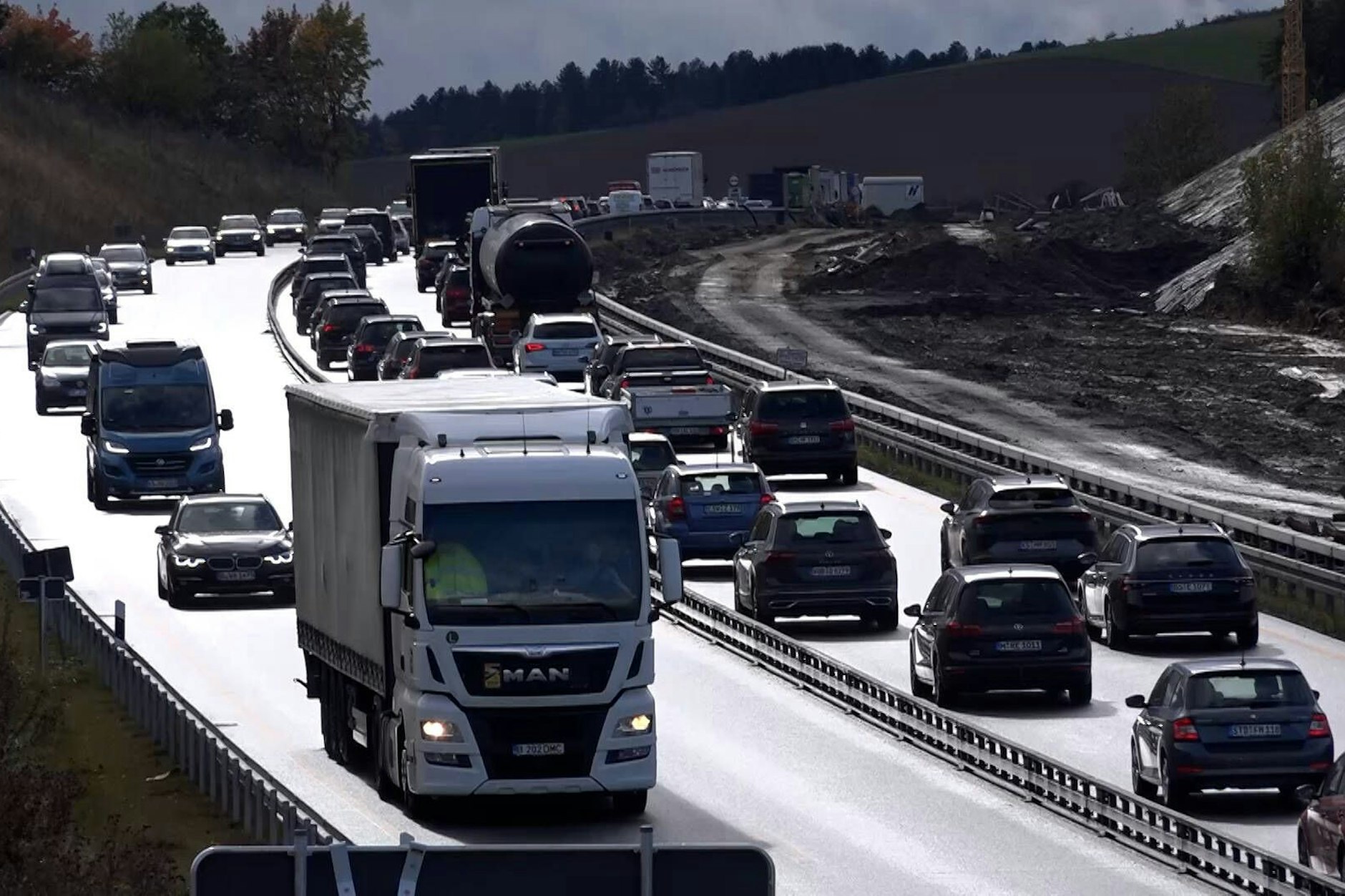 Am langen Himmelfahrts-Wochenende rechnet der ADAC mit erheblichen Staus. 