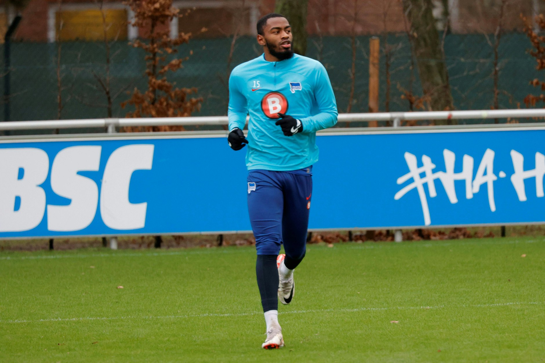 Myziane Maolida hält sich gerade auf Herthas Trainingsgelände fit. Ins spanische Camp der Profimannschaft durfte er nicht mitfahren.