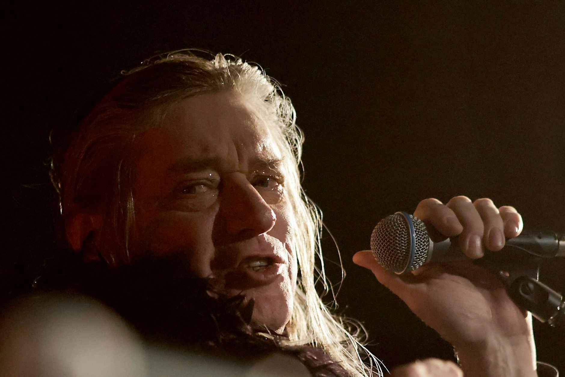 ARCHIV - Der Musiker Blixa Bargeld tritt bei der «Space Oddity: A Tribute to David Bowie» im Zeiss Großplanetarium auf.  