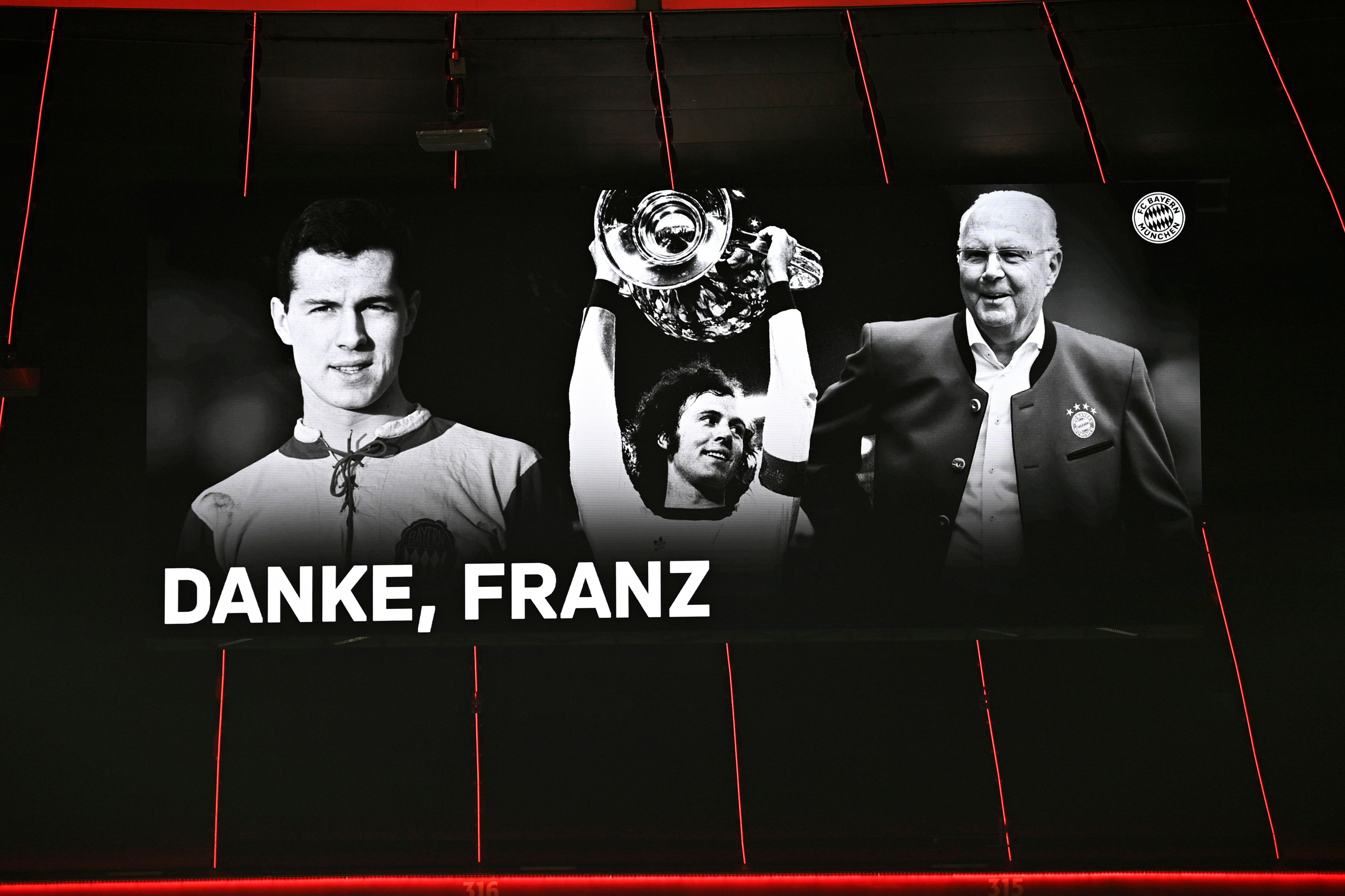 So emotional erinnerten die Bayern an Franz Beckenbauer