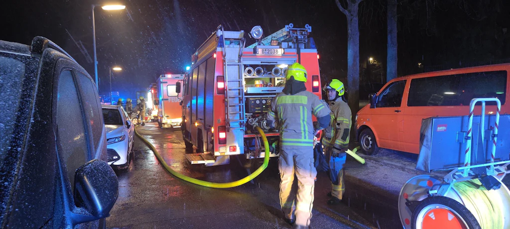 Wohnungen brennen in Friedenau und Schlachtensee – mehrere Verletzte
