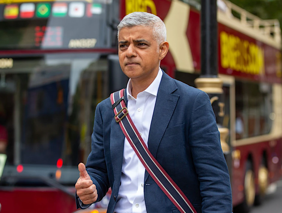 ARCHIV - Es sei «jetzt offenkundig, dass der Brexit nicht funktioniert», sagt Londons Bürgermeister Sadiq Khan (Archivbild).  