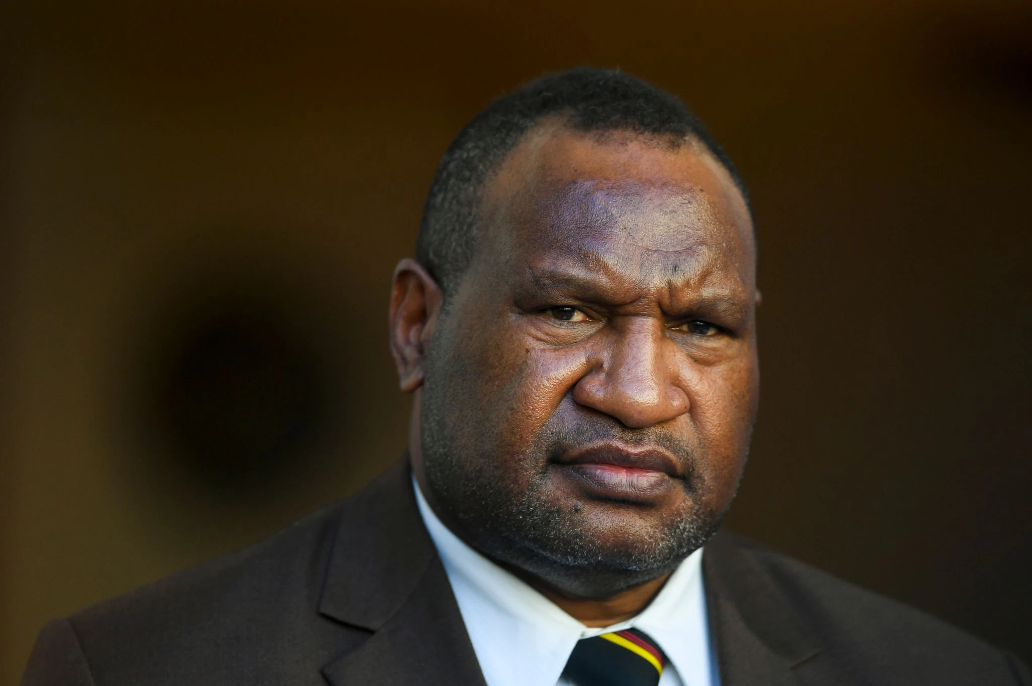 ARCHIV - Premierminister James Marape hat wegen der Unruhen das Militär zur Hilfe gerufen.  