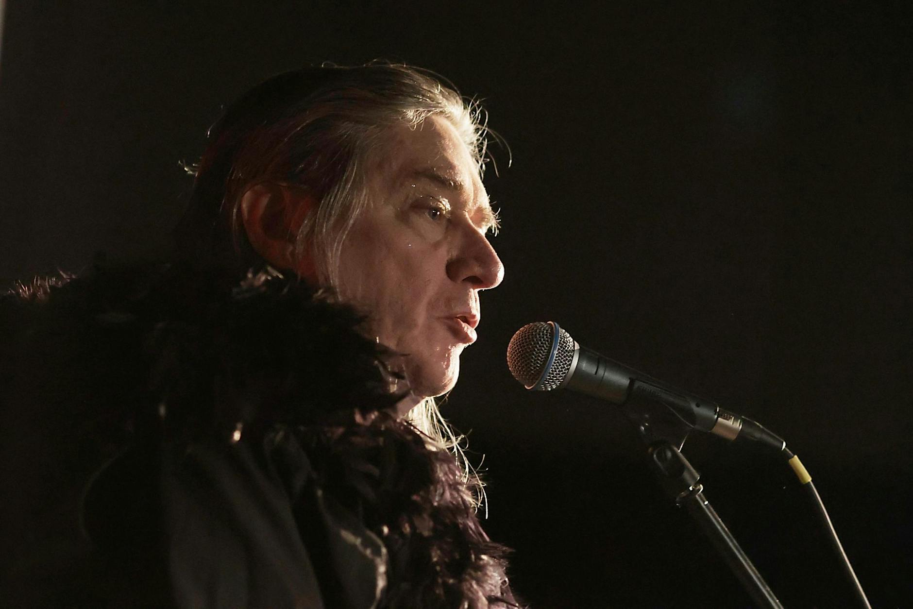 ARCHIV - Blixa Bargeld braucht den Live-Auftritt.