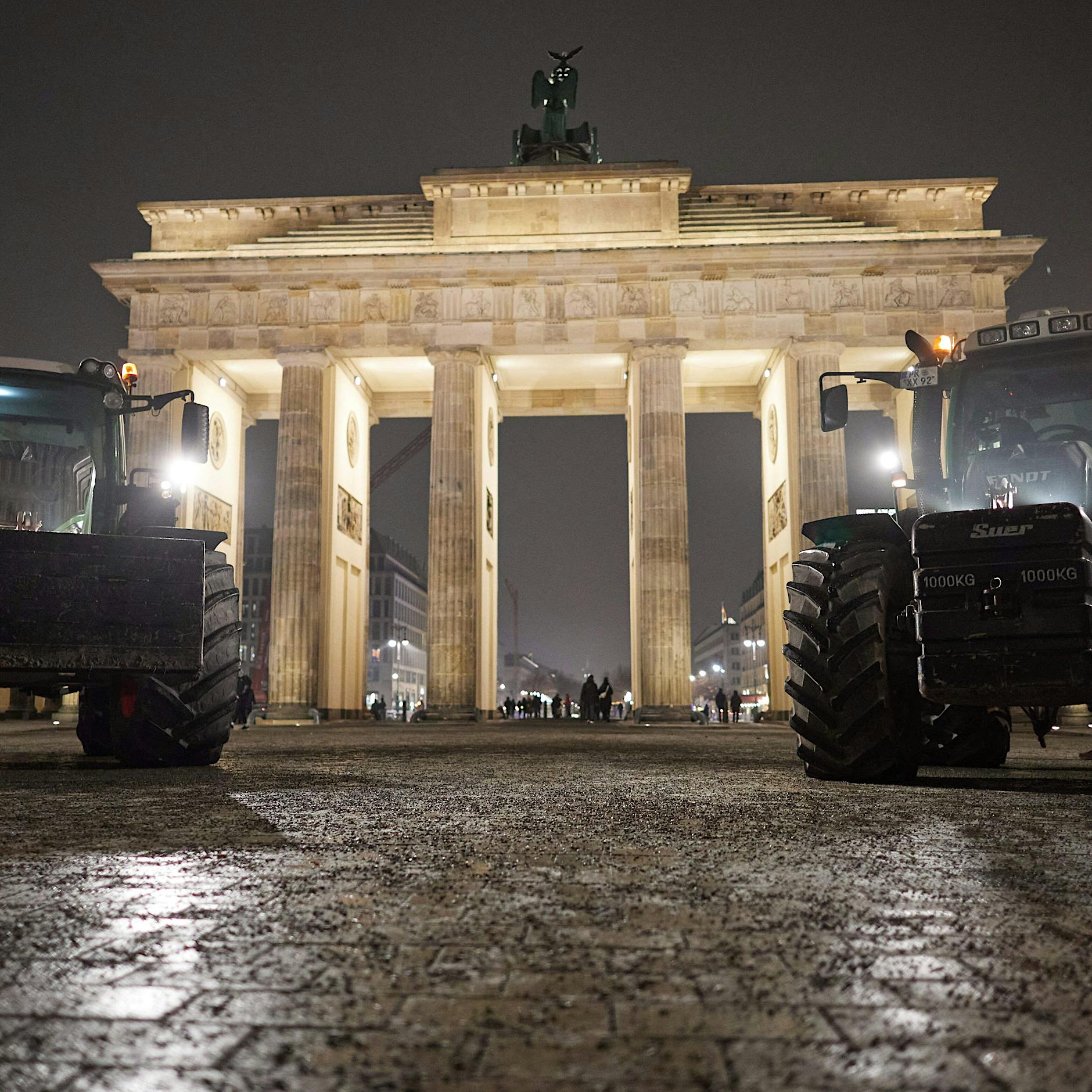 Bauern-Demo in Berlin: Erste Traktoren sind schon am Brandenburger Tor