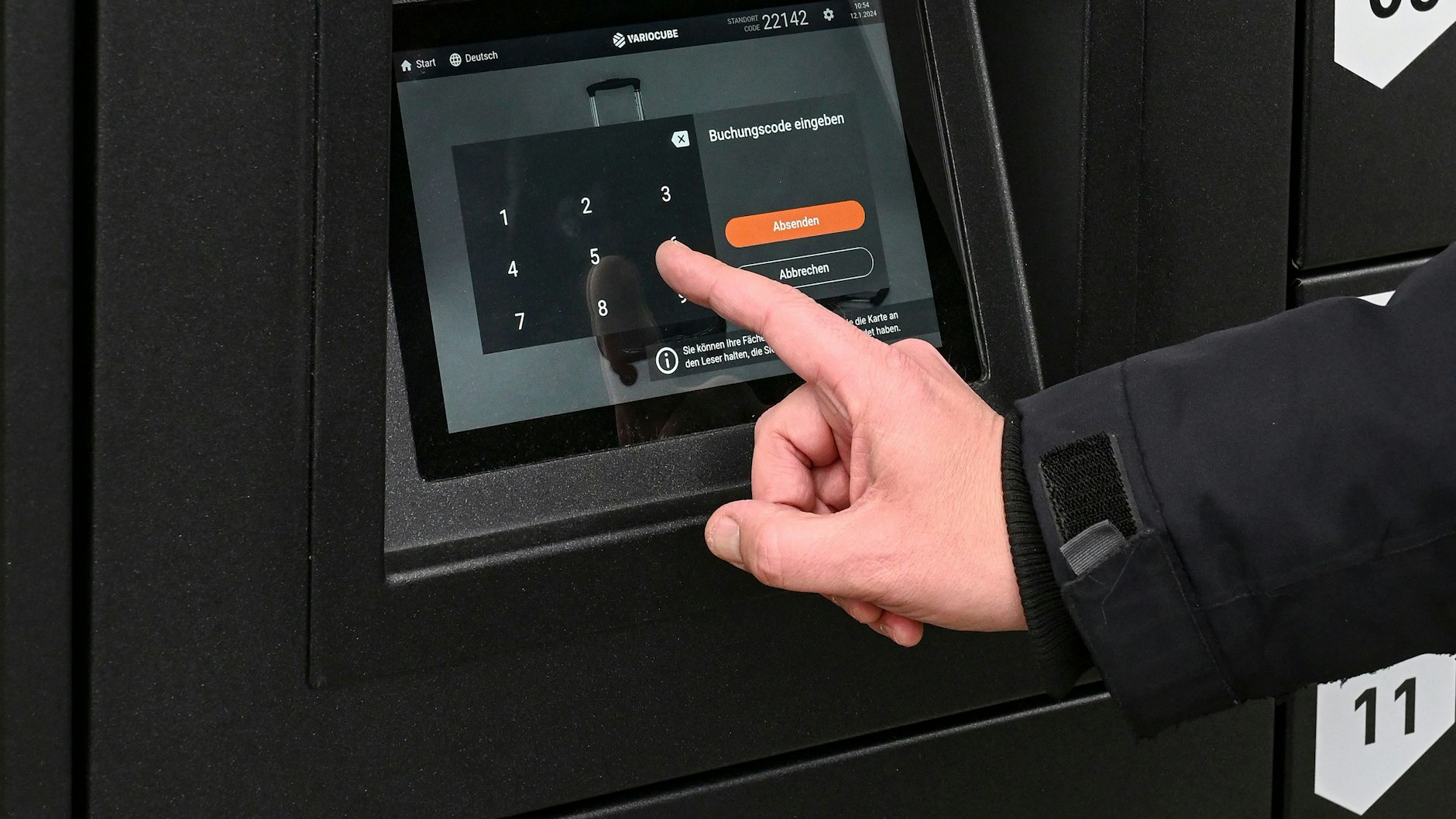 Per Code öffnet sich das Schließfach, die Nutzung ist kostenlos.
