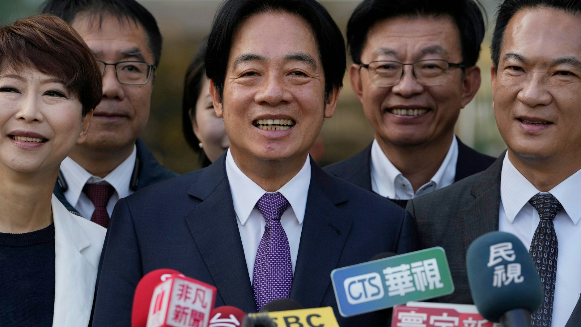 Lai Ching-te, der auch William Lai genannt wird, hat die Präsidentschaftswahl in Taiwan klar gewonnen. Er ist der Kandidat, der China im kritischsten begegnet und für die Unabhängigkeit seines Landes plädiert. 