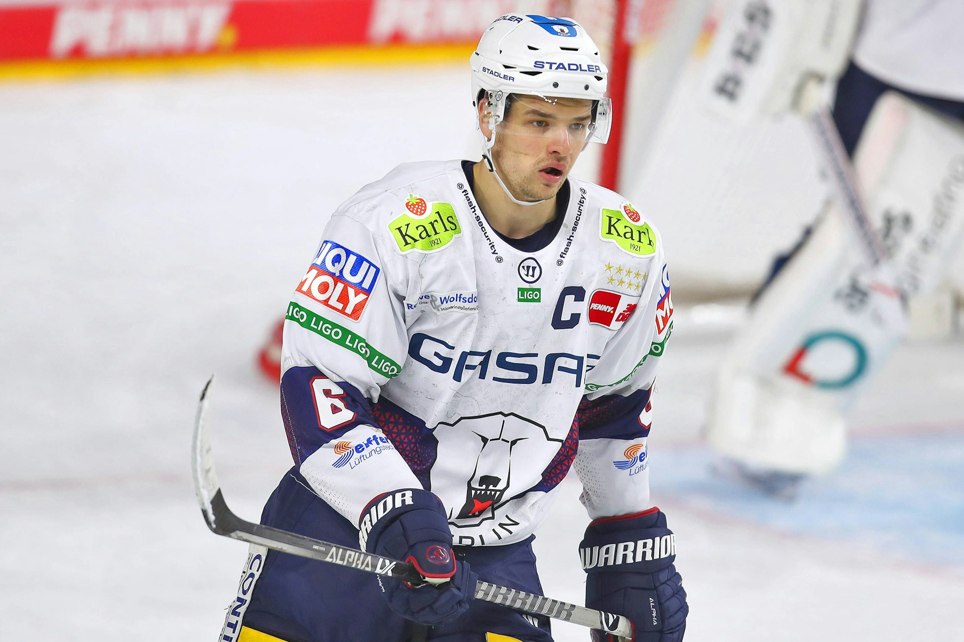 Eisbären-Kapitän Kai Wissmann findet nach der Pleite bei den Straubing Tigers deutliche Worte.