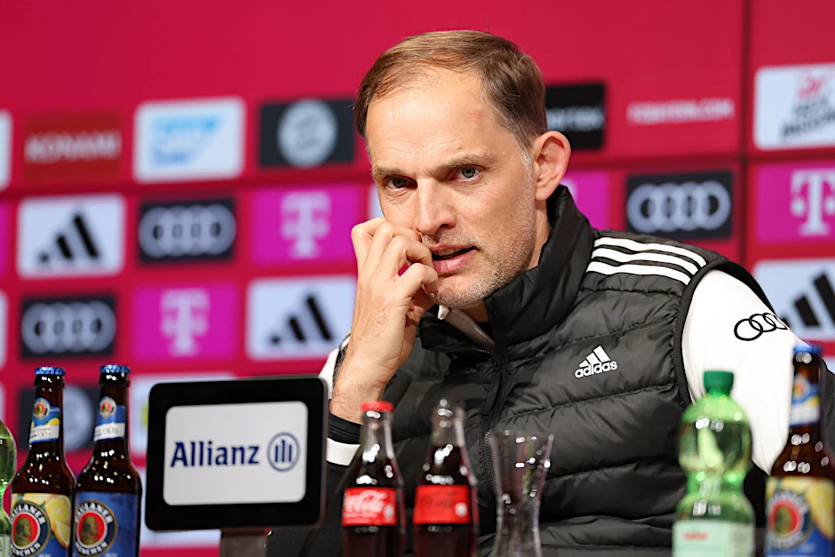 Trainer Thomas Tuchel wünscht sich für den Kader des FC Bayern noch einen zweikampfstarken rechten Außenverteidiger.  