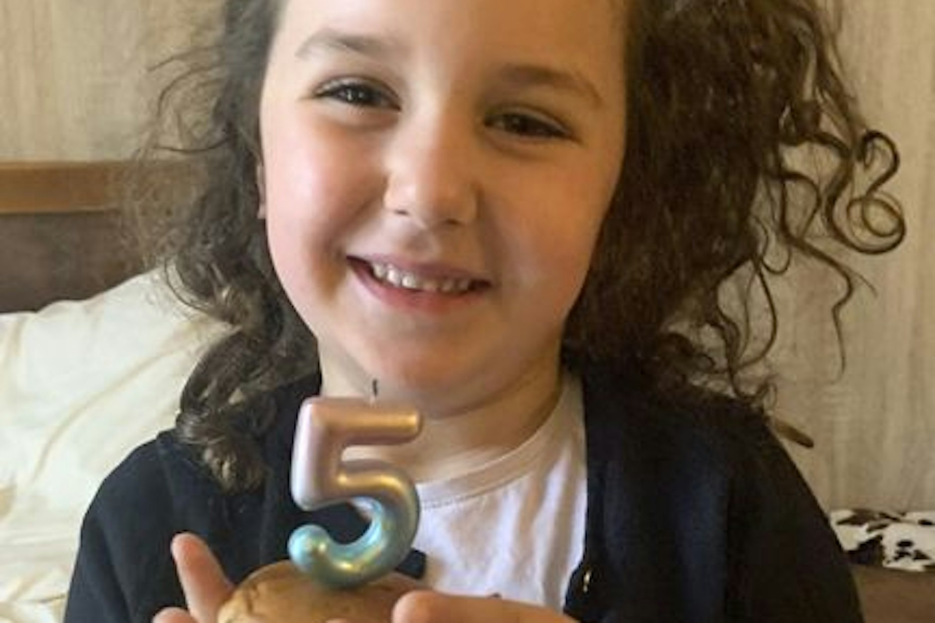 Beatrice an ihrem fünften Geburtstag. Das kleine Mädchen starb an multiplem Organversagen.