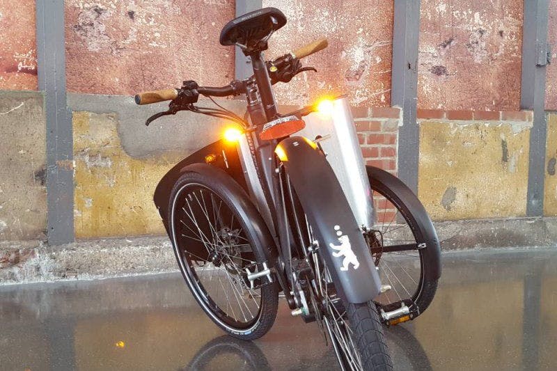 Ein Transportrad mit einem Blinker-System für mehr Sicherheit beim Abbiegen