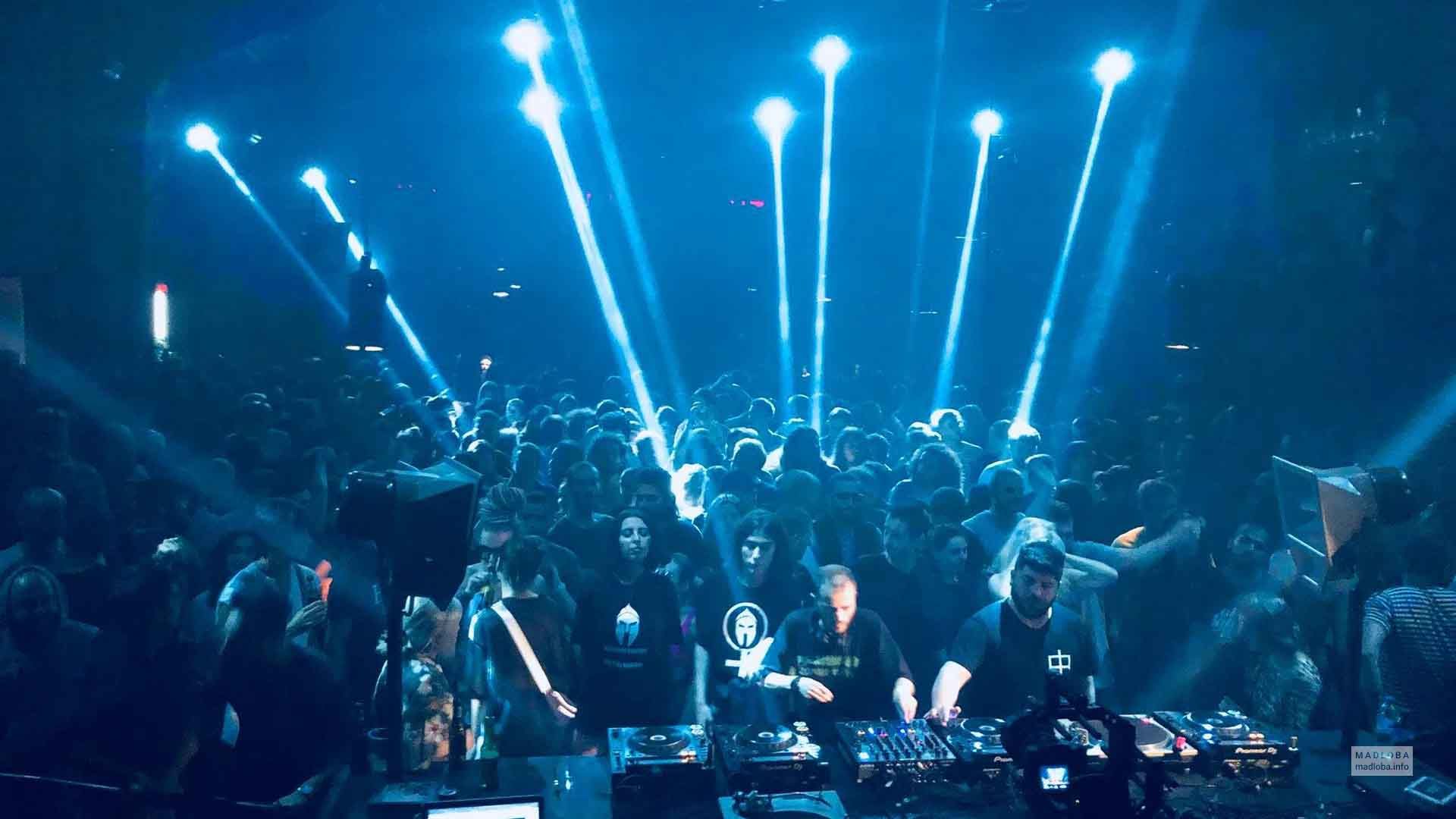 Ein Besuch im Techno-Club Bassiani in Tiflis: „Verzieh dich, du Russe“