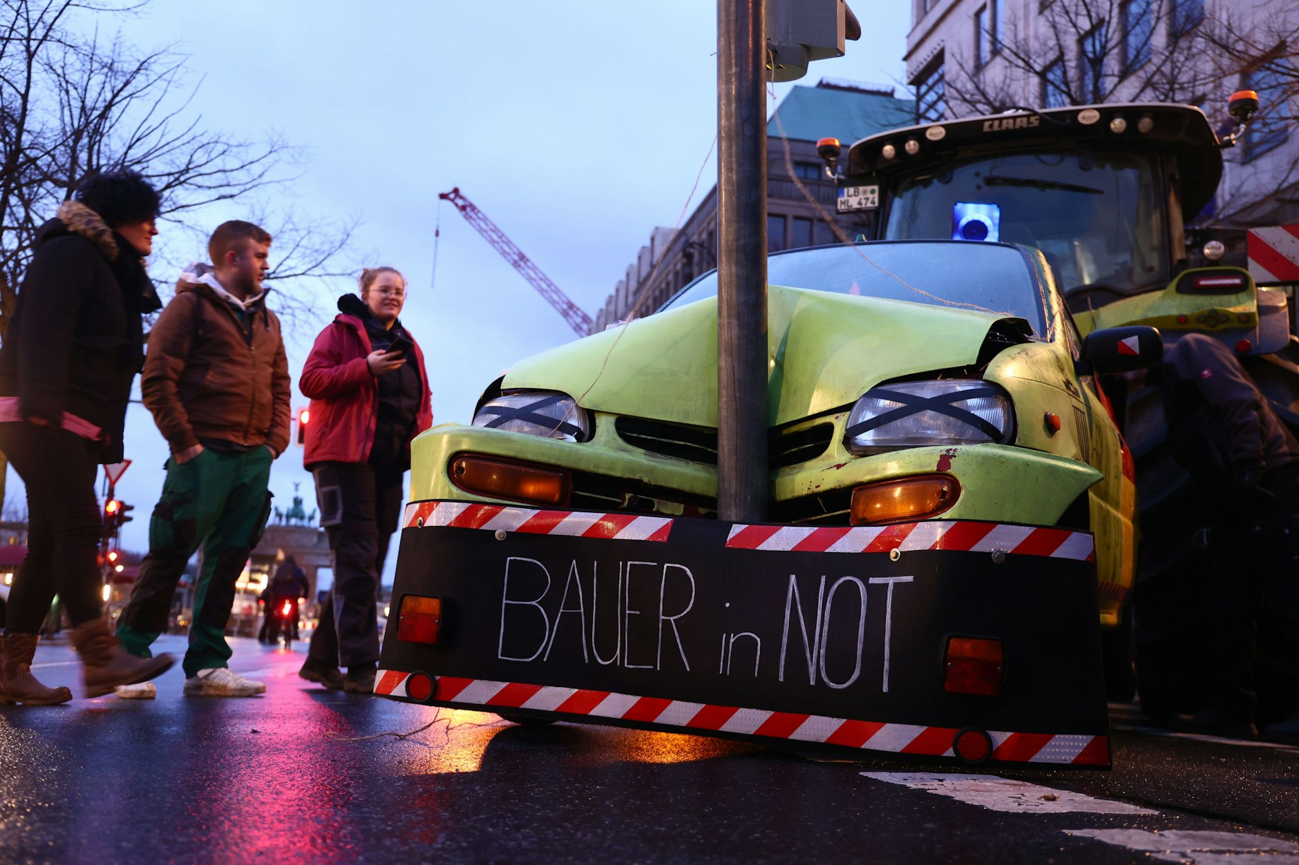 Bereits am Sonntag reisten die Landwirte an fünf Sammelpunkten an.