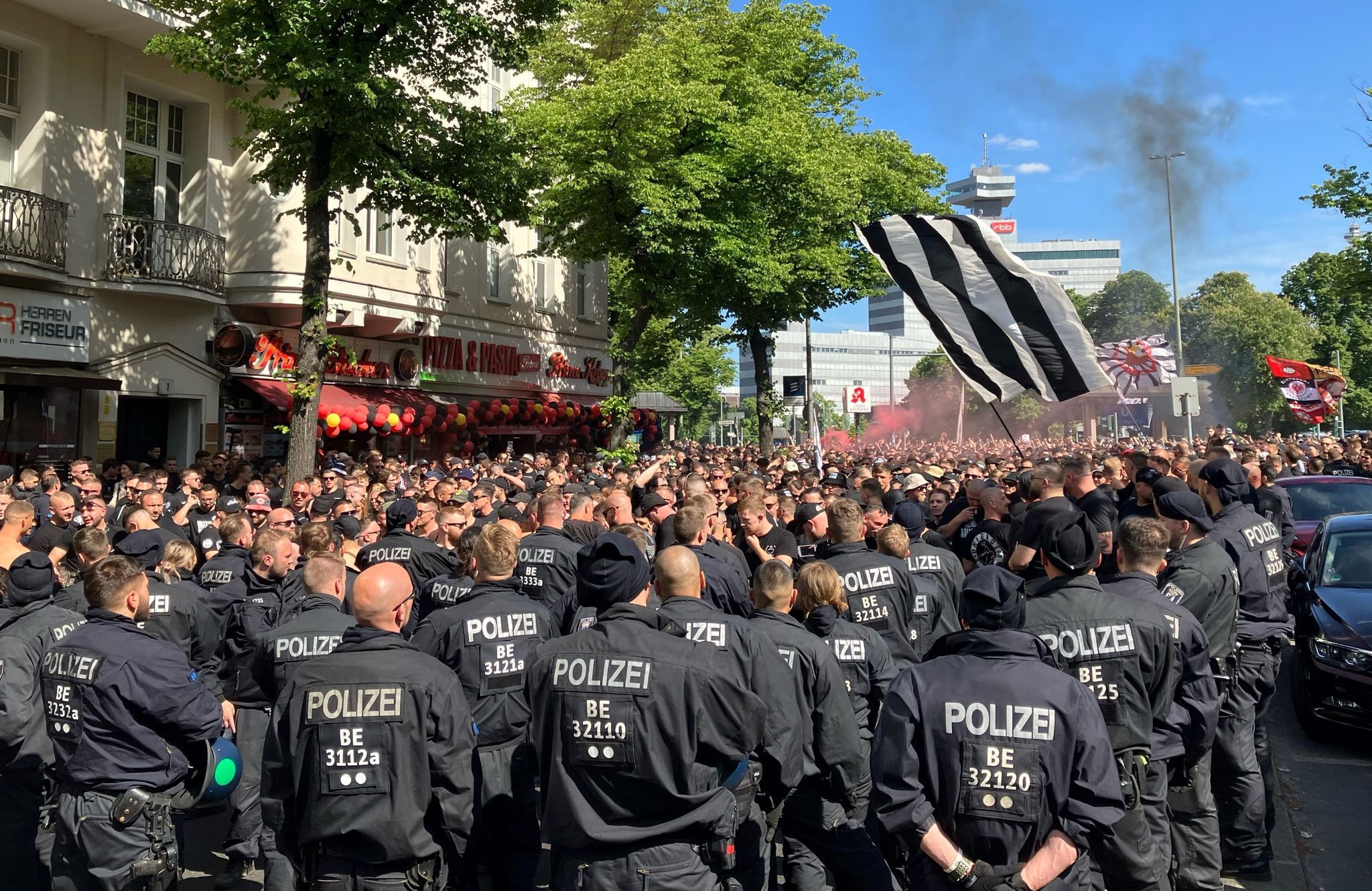 Mitten Im Sommer: Urlaubssperre Für Berliner Polizei – Das Ist Der Grund!