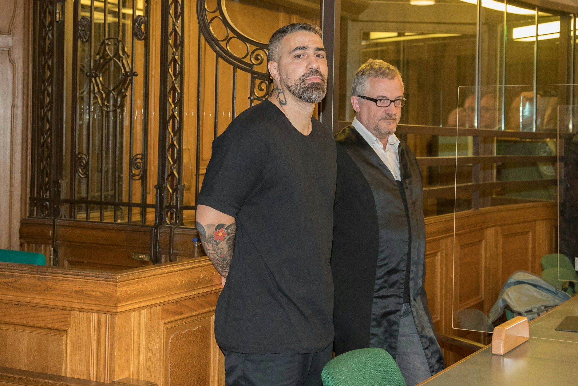 Rechtsanwalt Steffen Tzschoppe (r.) mit Anis Mohamed Ferchichi alias Bushido. Der Rapper lebt heute in Dubai.&nbsp;