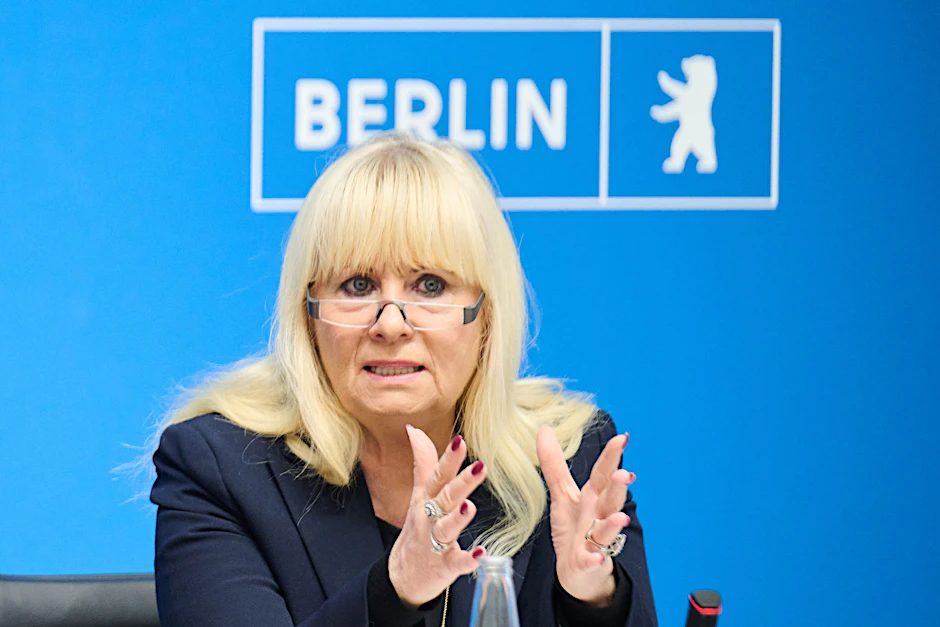 ARCHIV - Iris Spranger (SPD), Berliner Senatorin für Inneres und Sport, spricht.  