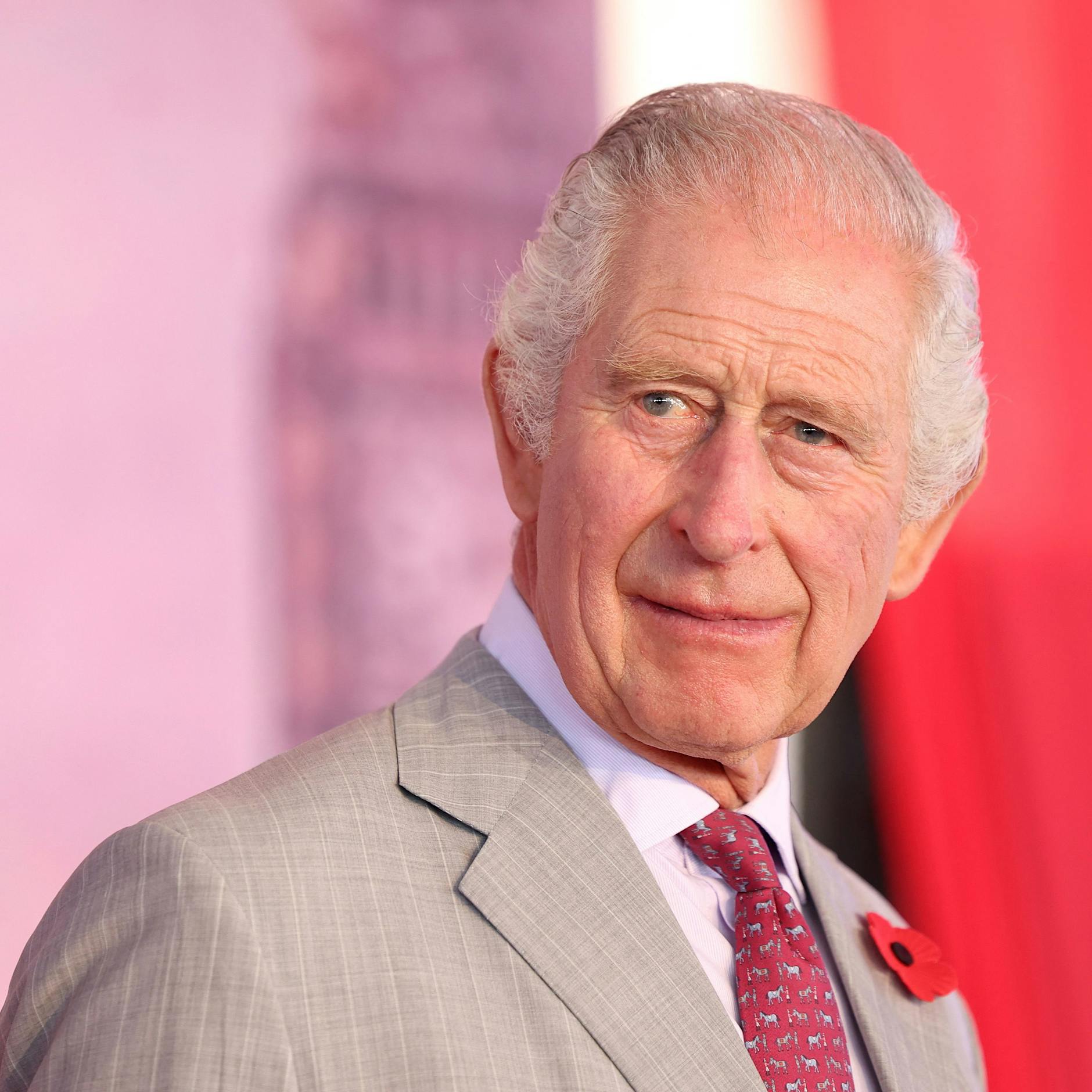 König Charles muss ins Krankenhaus. Auch Prinzessin Kate wurde operiert