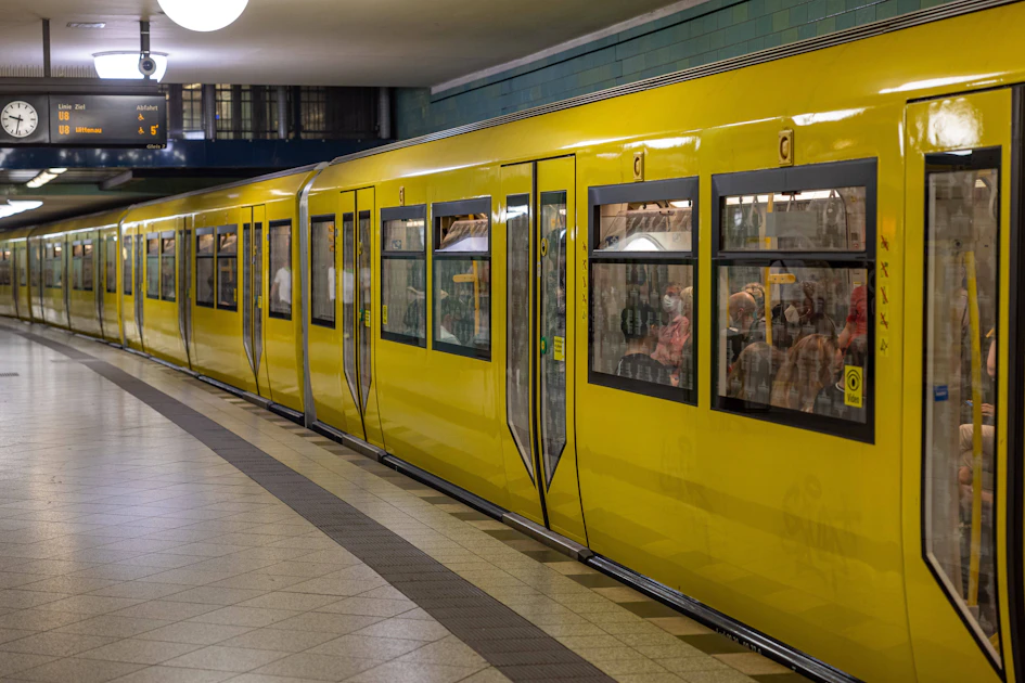 Verkehrsbetriebe lassen die Puppen tanzen: BVG startet auf TikTok durch ...