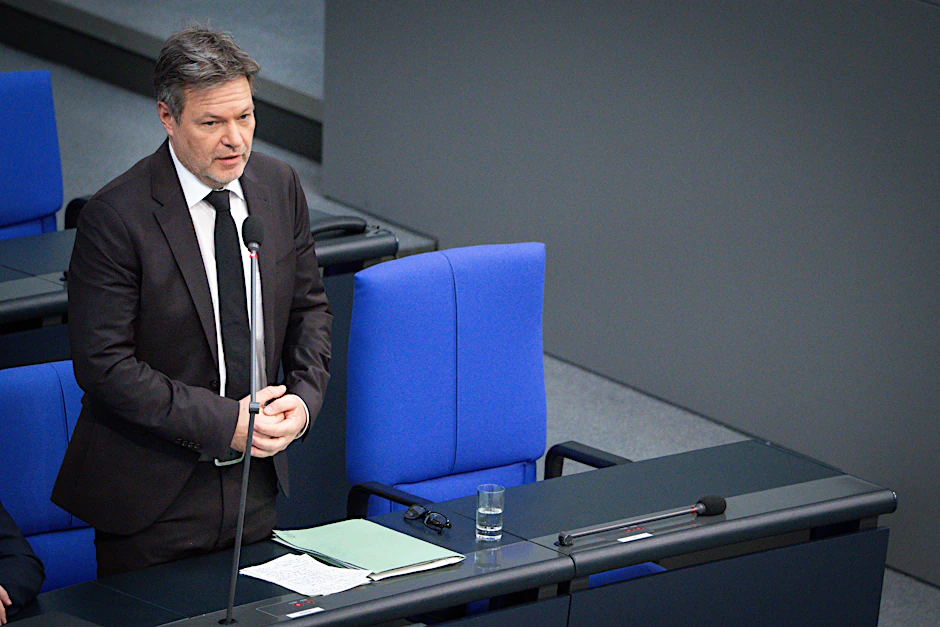 „Unerträgliche Vasallentreue zu Putin“ – So kontert Habeck den Angriff der AfD