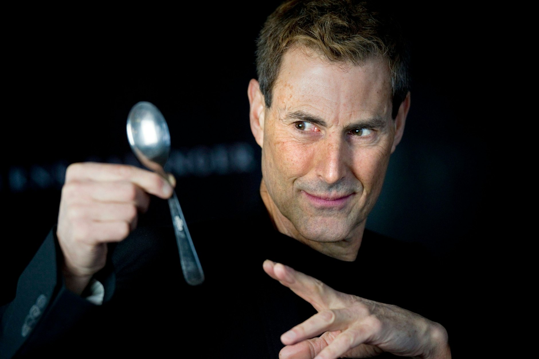 Löffel machten ihn berühmt: Uri Geller 2010 in Stockholm.